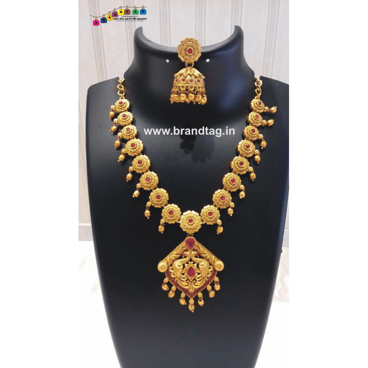 Diwali Collection - Captivating Golden Necklace Set!