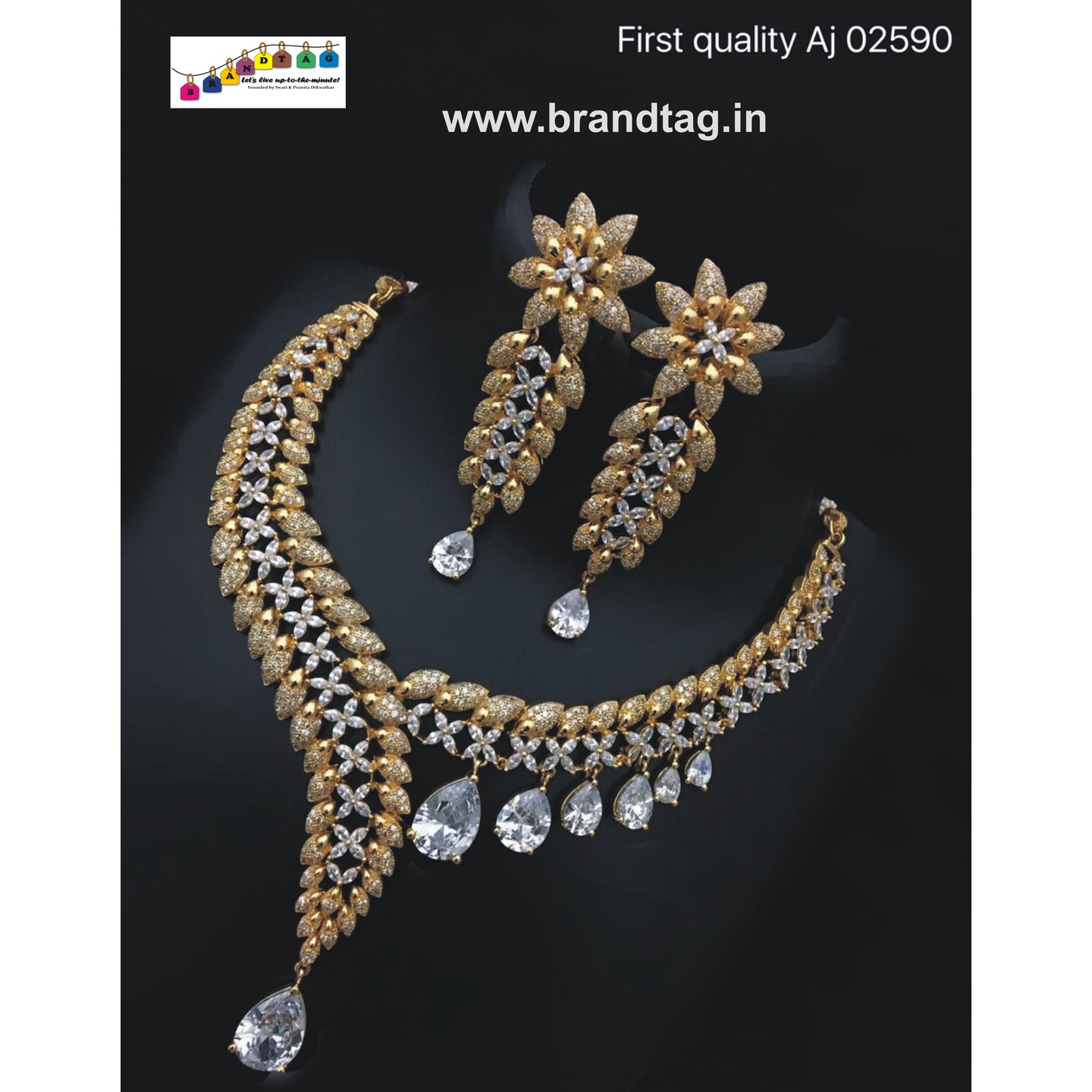 Mesmerizing Beautifully designed Golden Leaf  Diamond Necklace set!!