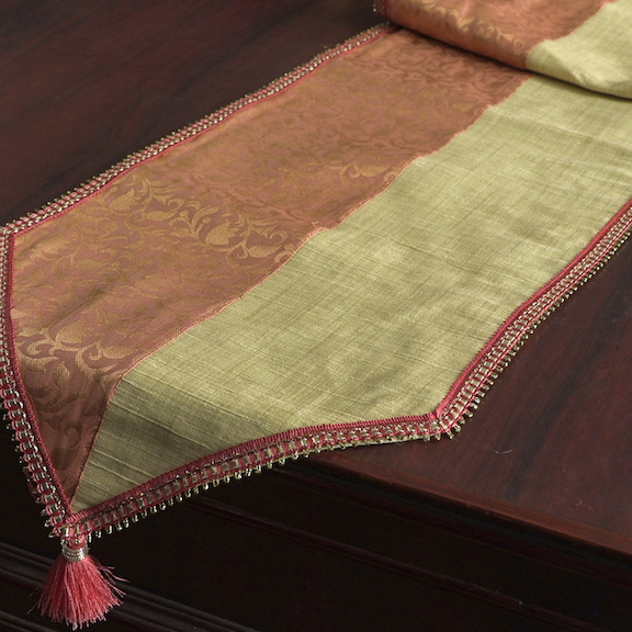 Table Runner- Peach and cream brocade