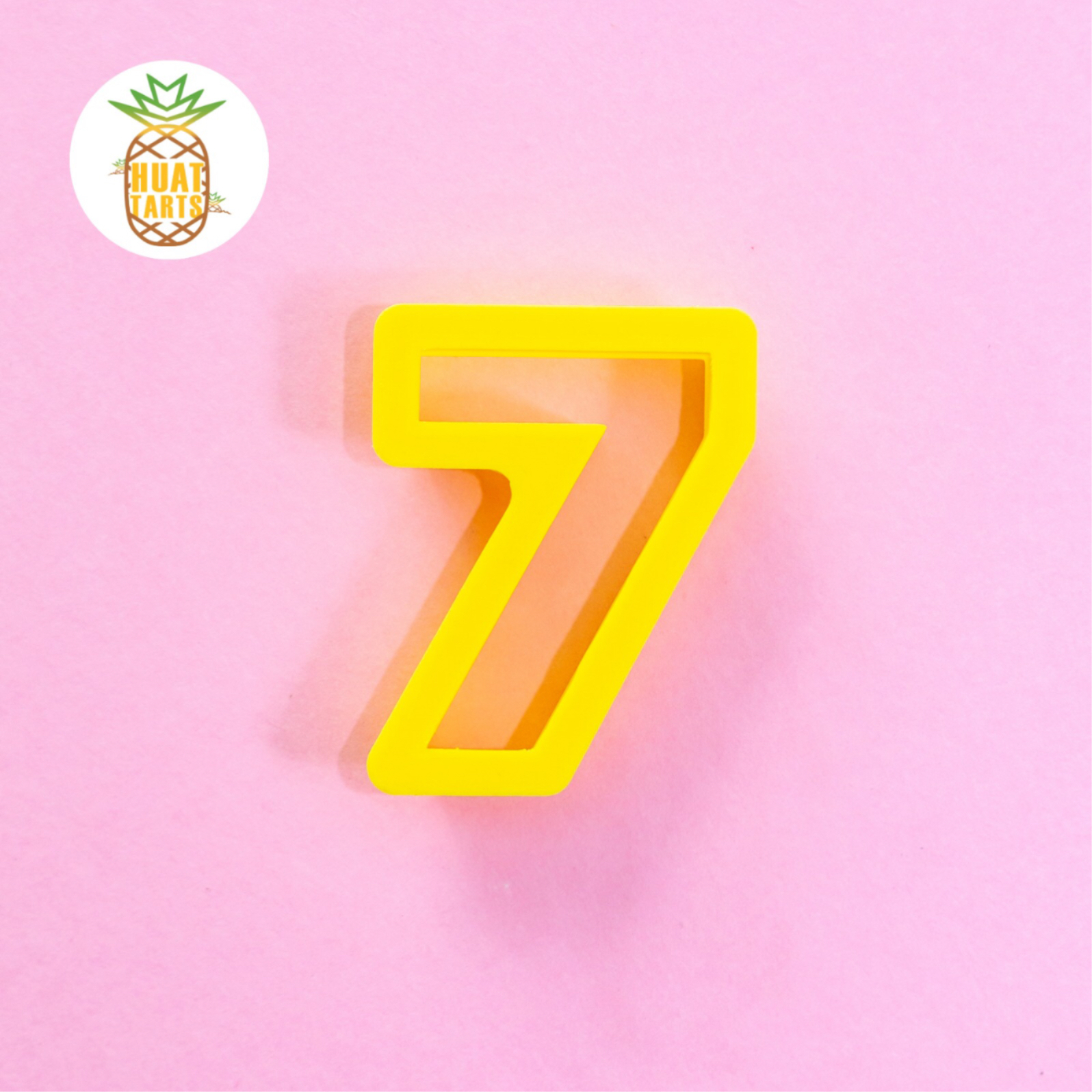 Number 7 cookie cutter