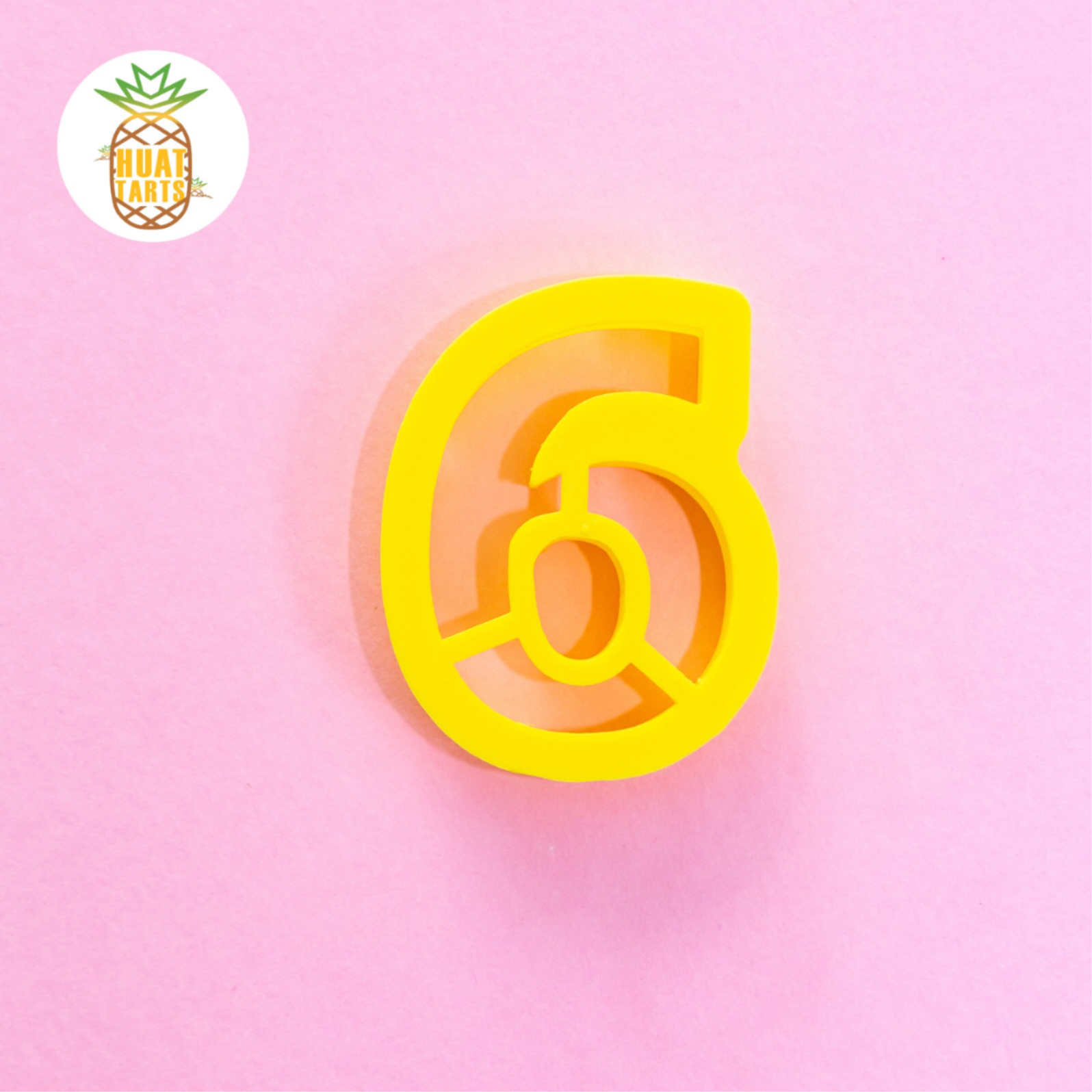 Number 6 / 9 cookie cutter 
