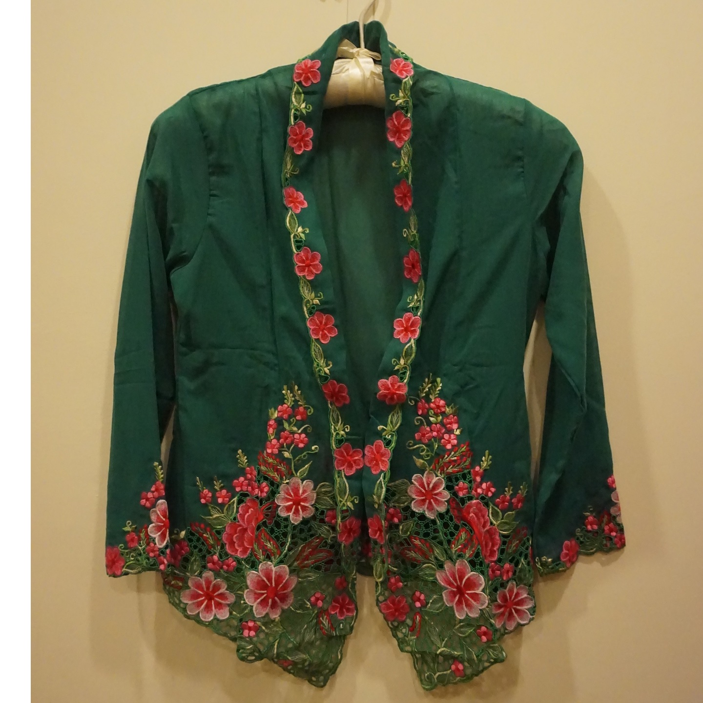 Green Kebaya with Embroidery Pink Floral design