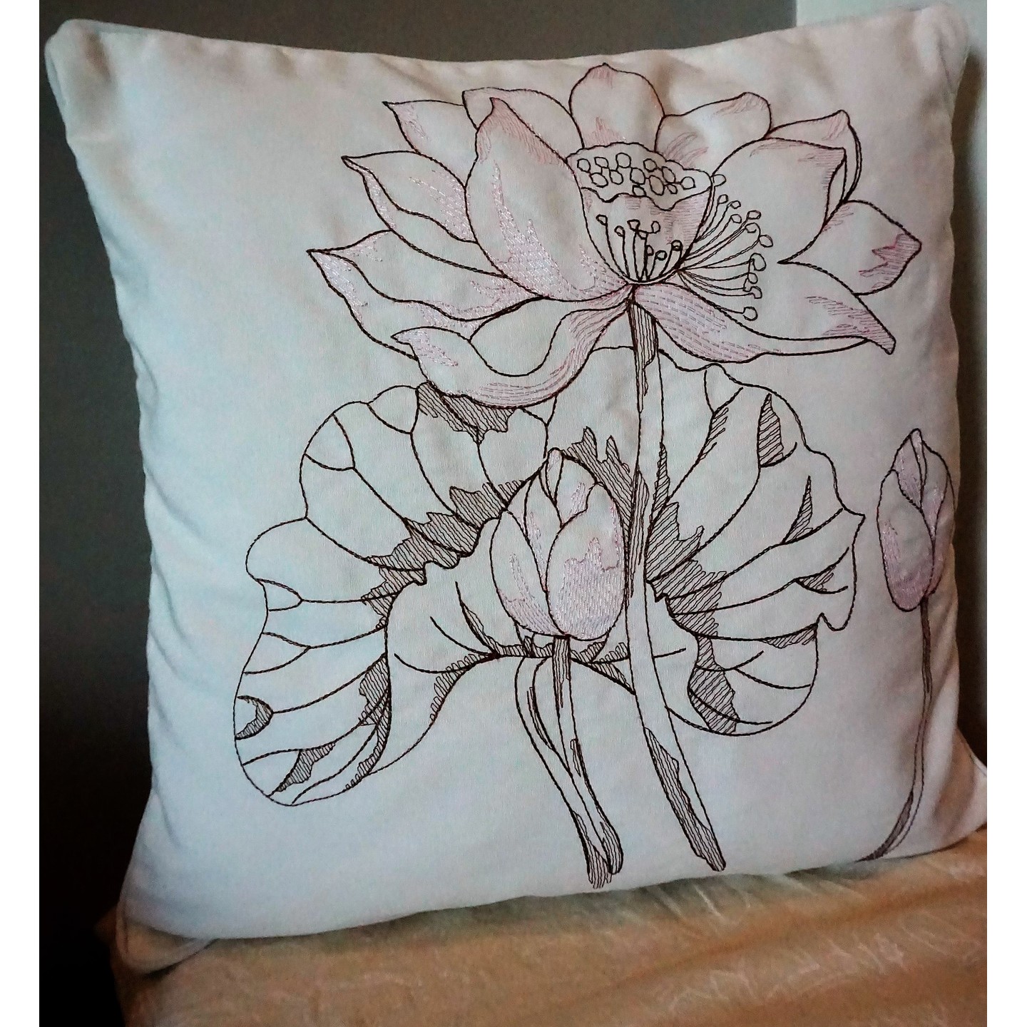 Floral design Cushion Cover (1pc Pink flower)