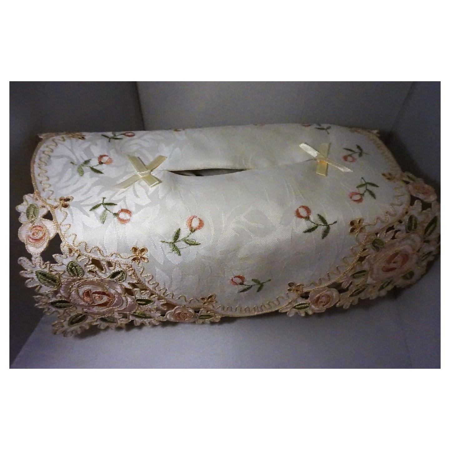 Embroidery Tissue Box Cover