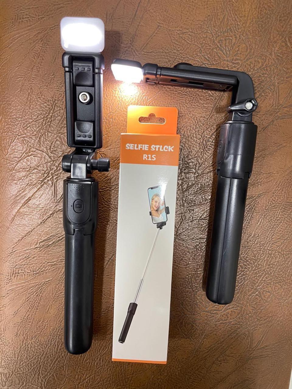 R15 Selfie Stick and Tripod with Remote