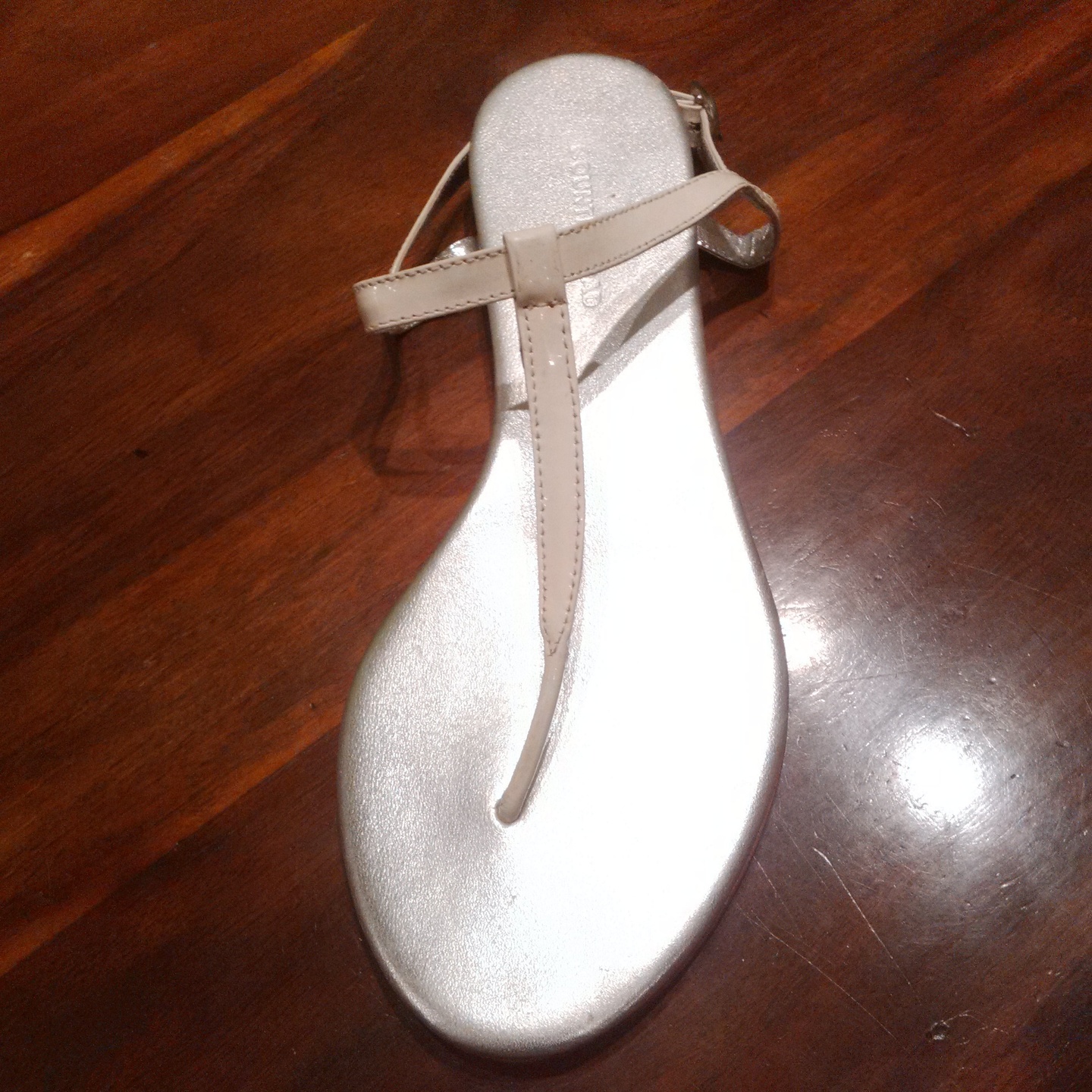 White thin strap with silver base flat back strap