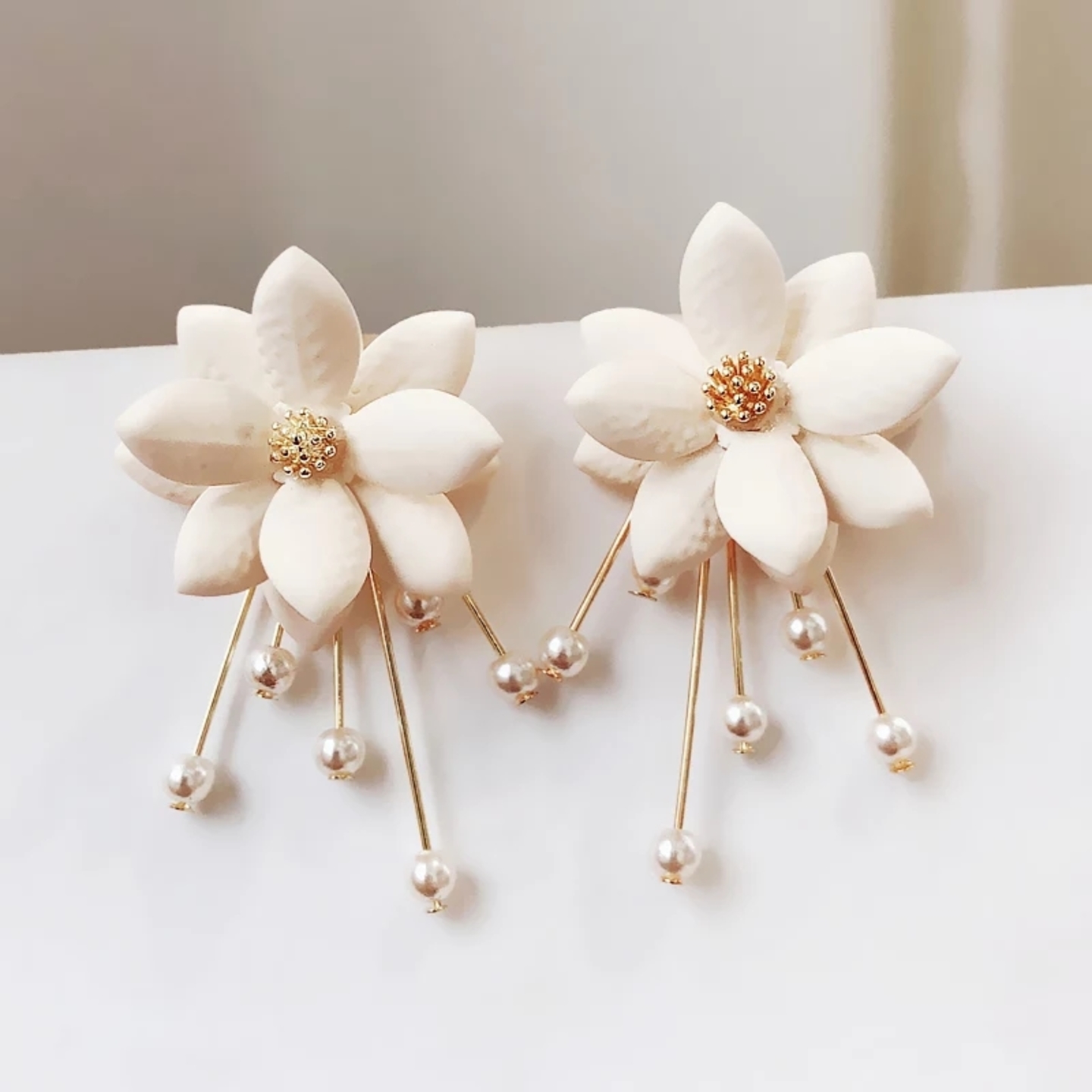 Flower design Pearl Earring