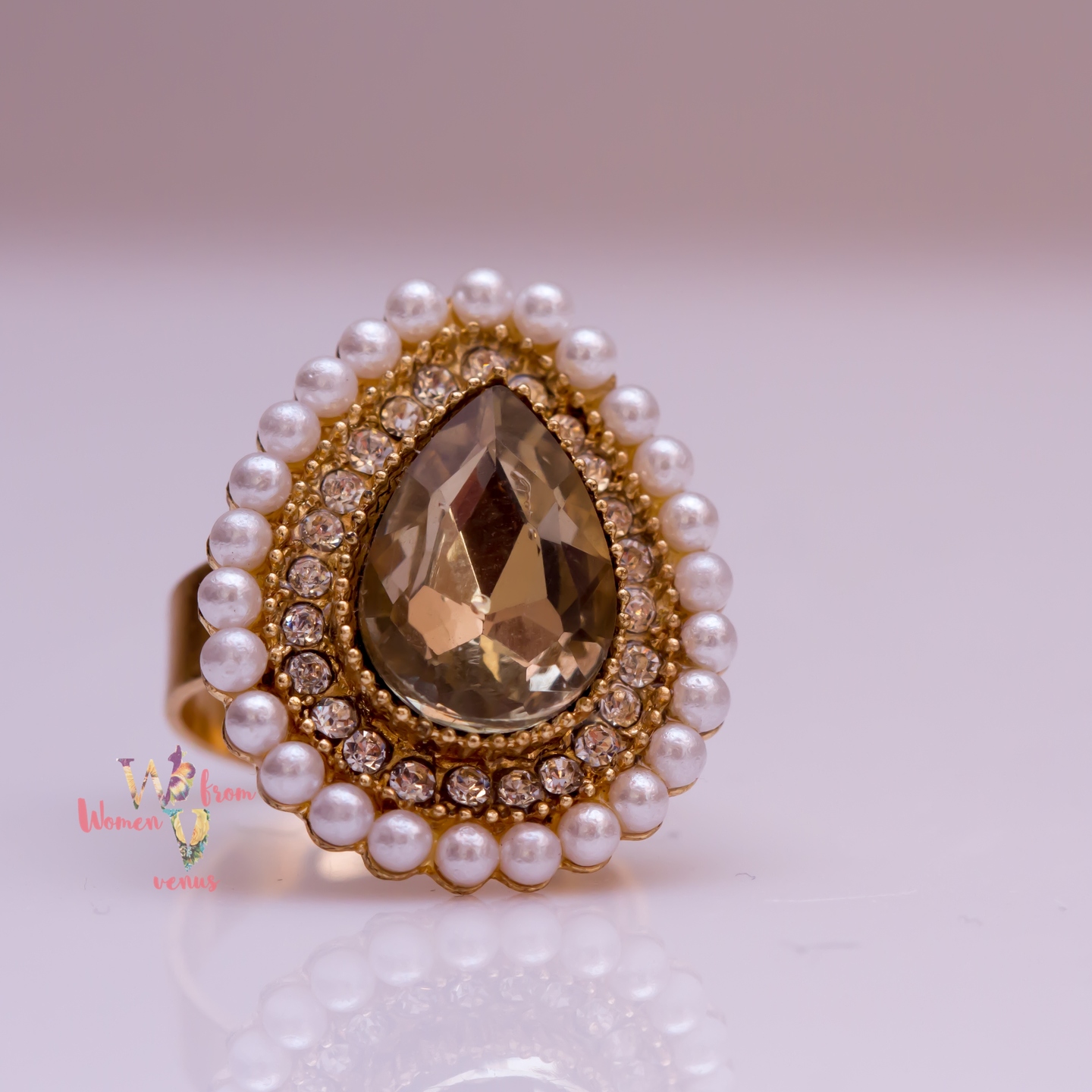 Tear drop pearl ring 