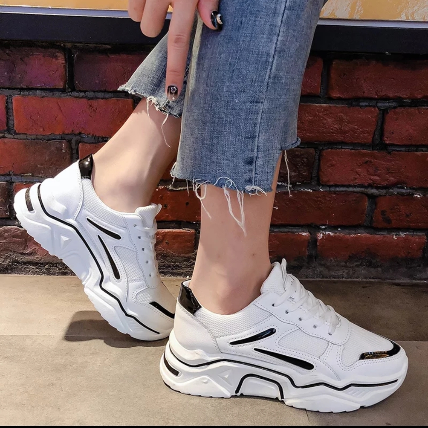 2020 New Mesh Breathable and Thick Soled Casual Shoes