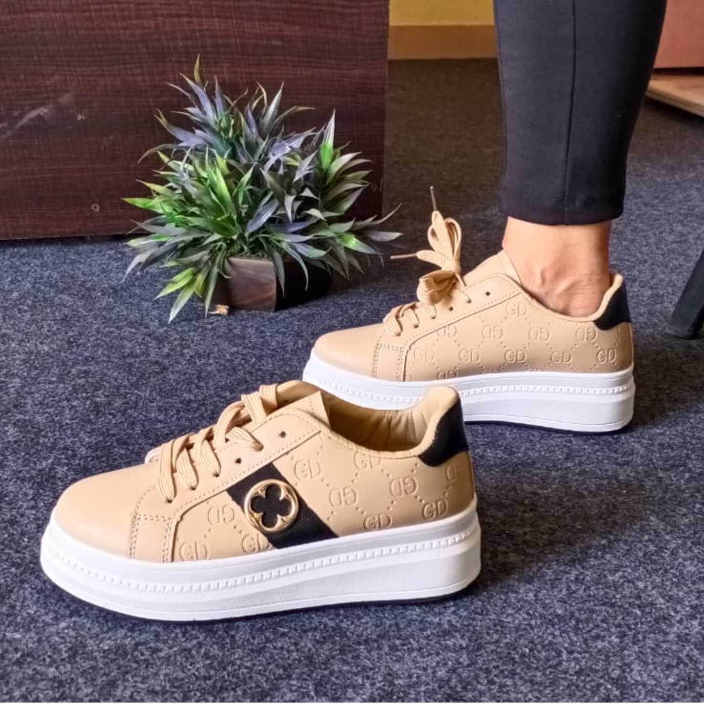 Khaki Vibes