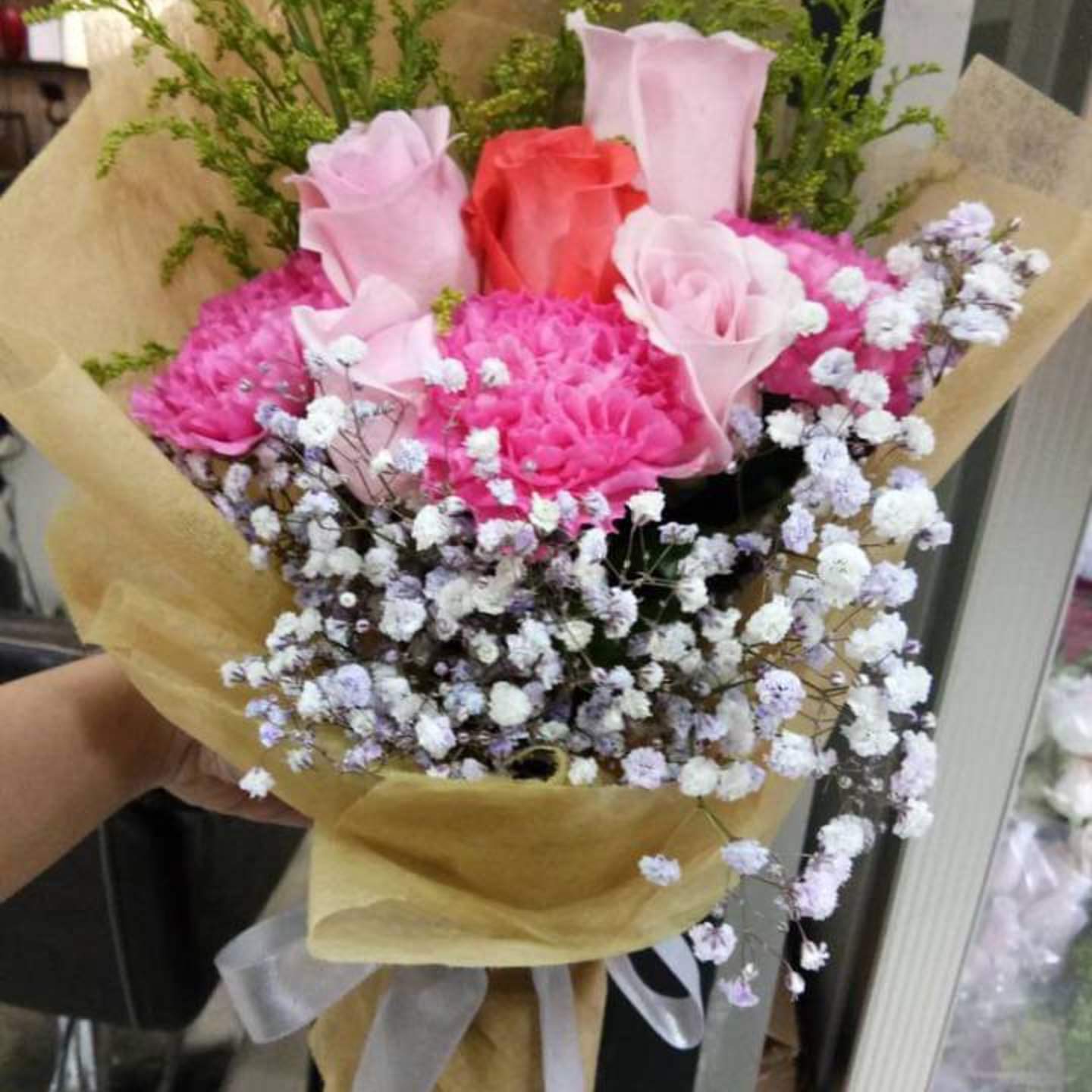 M05 Carnation and Rose Bouquet