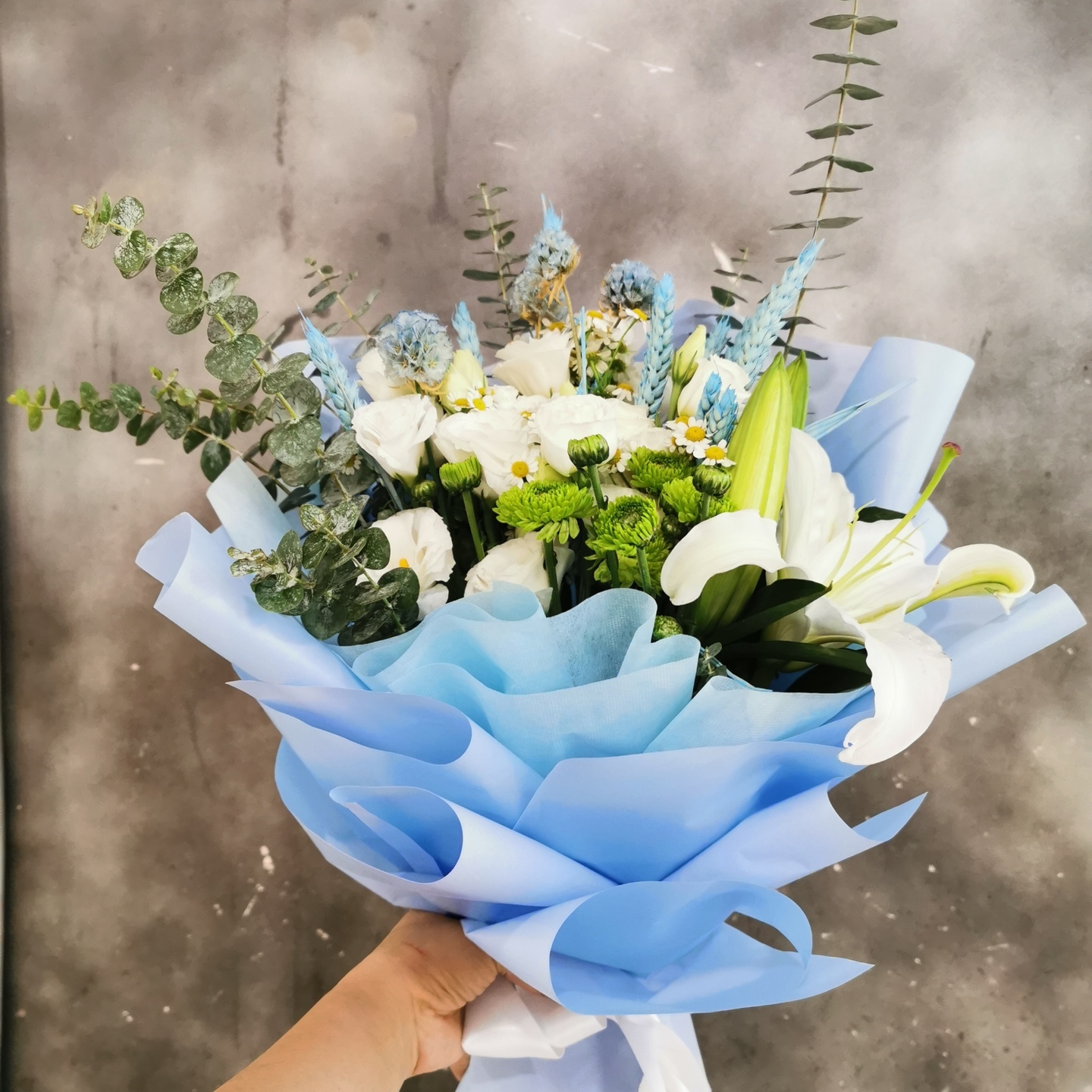 HB003-White Lily with White Eustoma