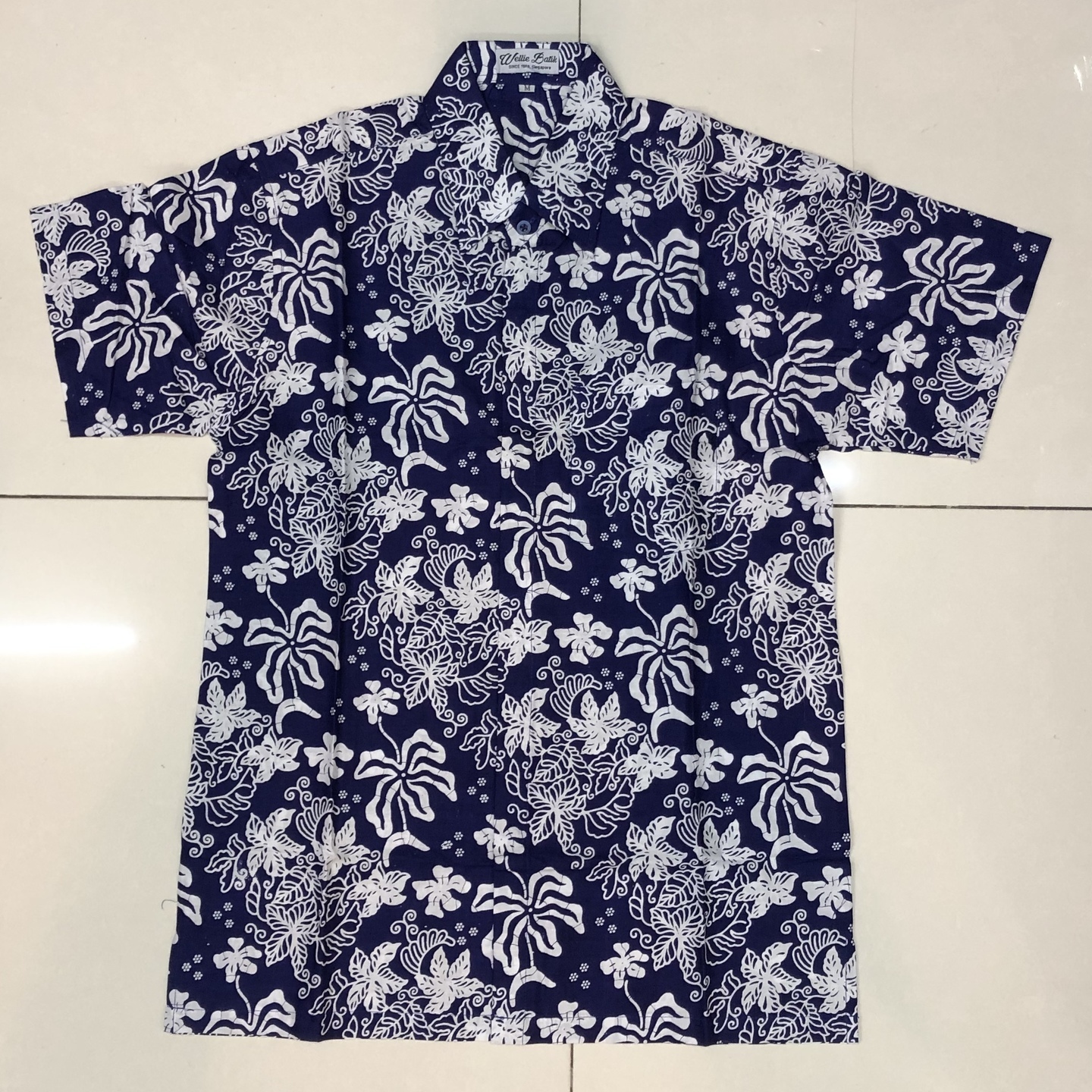Batik print short sleeve shirts ( size XL )