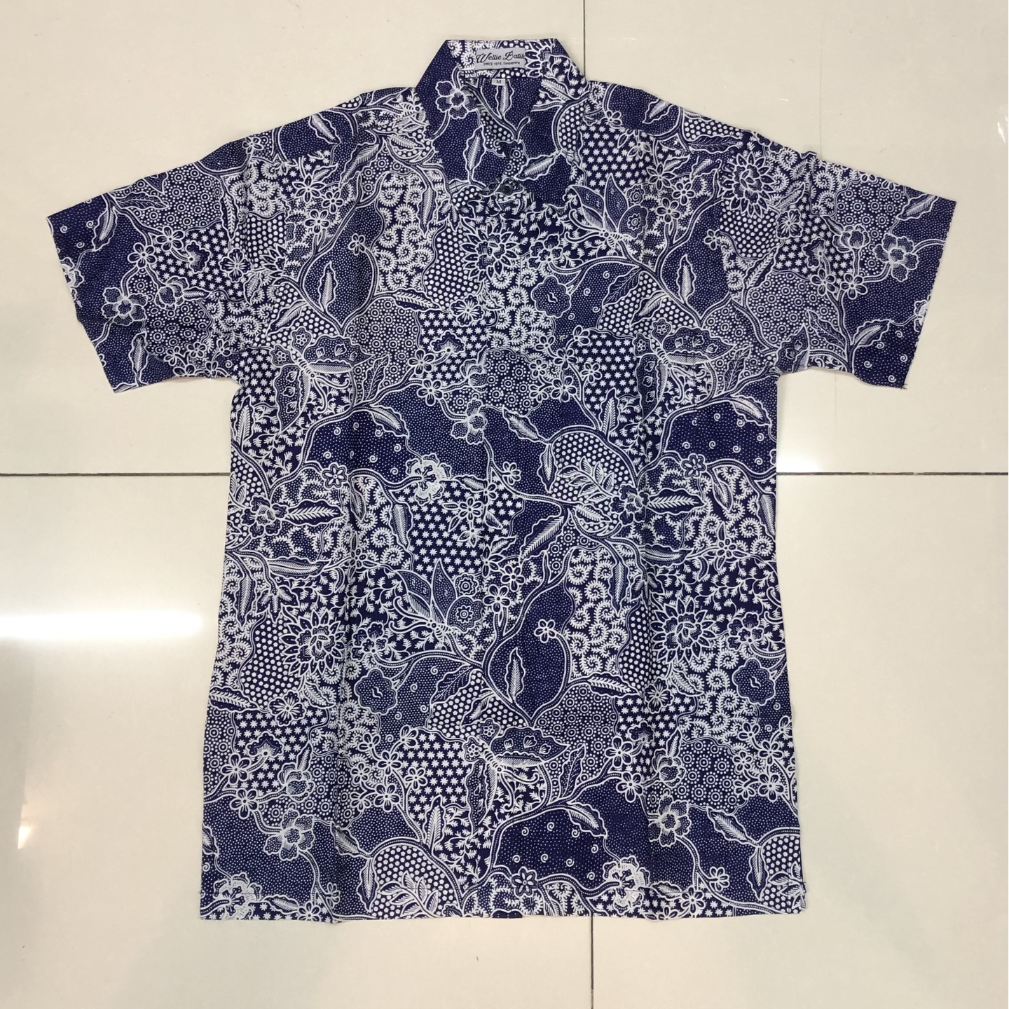 Batik print short sleeve shirts ( size XL )