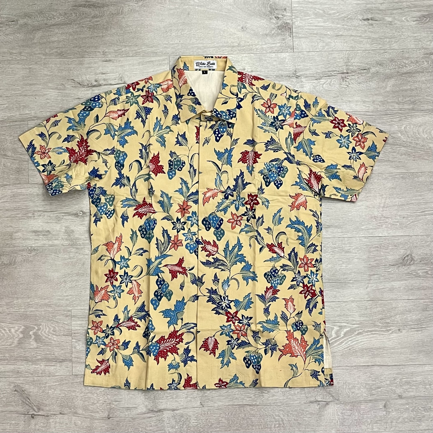 Hand Drawn Batik Short Sleeve Shirt ( Size L )