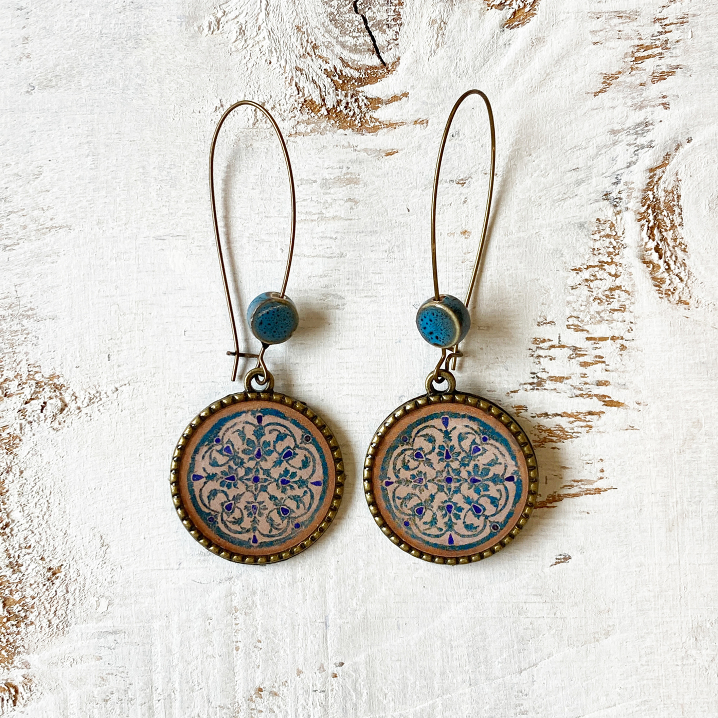 25 mm LOOP EARRINGS  with ceramic bead - Turquois inlay Medallion, Orchcha