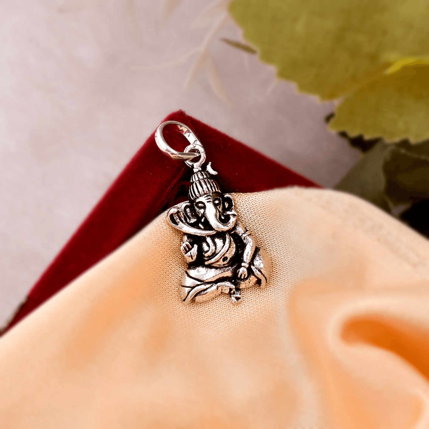 Beautiful Shiva Ganesha Sterling Silver 925 Pendant Locket 2.30gm)