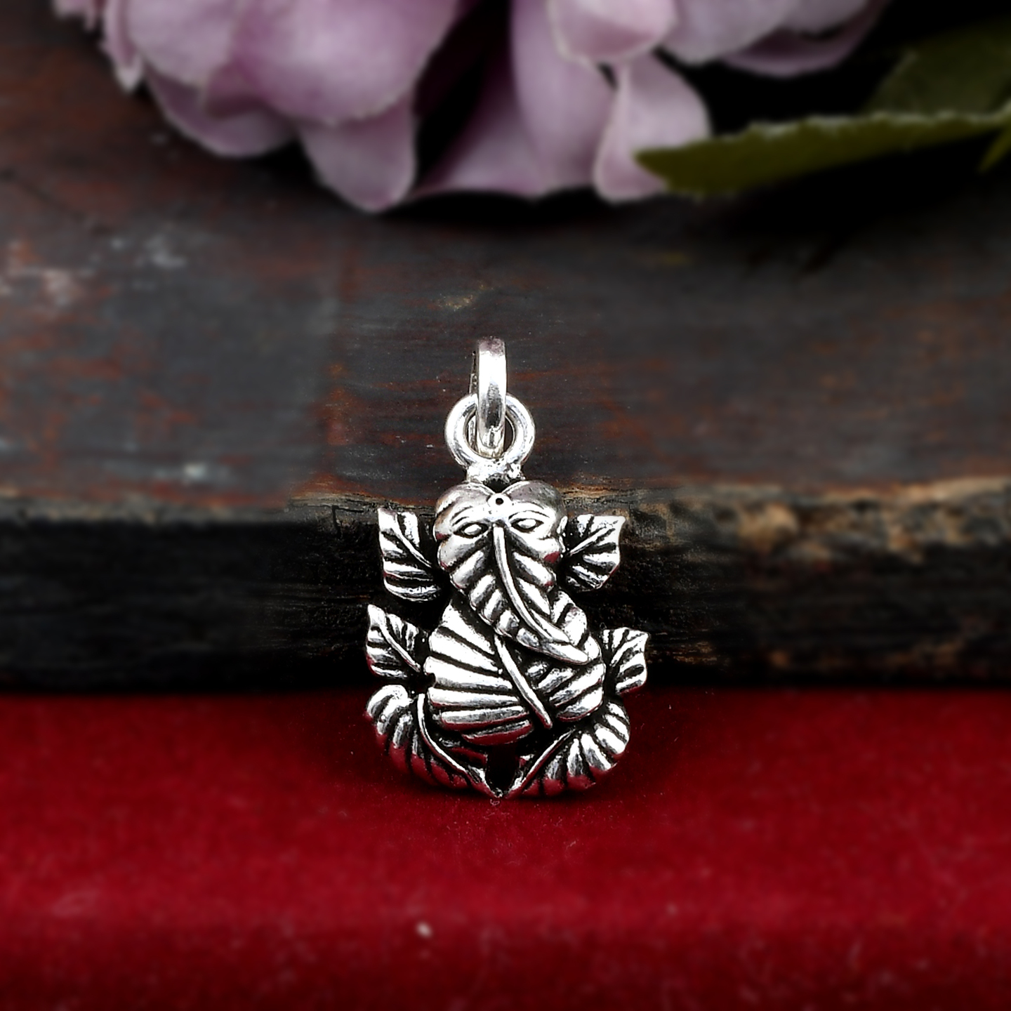Silver 925 Leaf Ganesha Pendant Locket 
