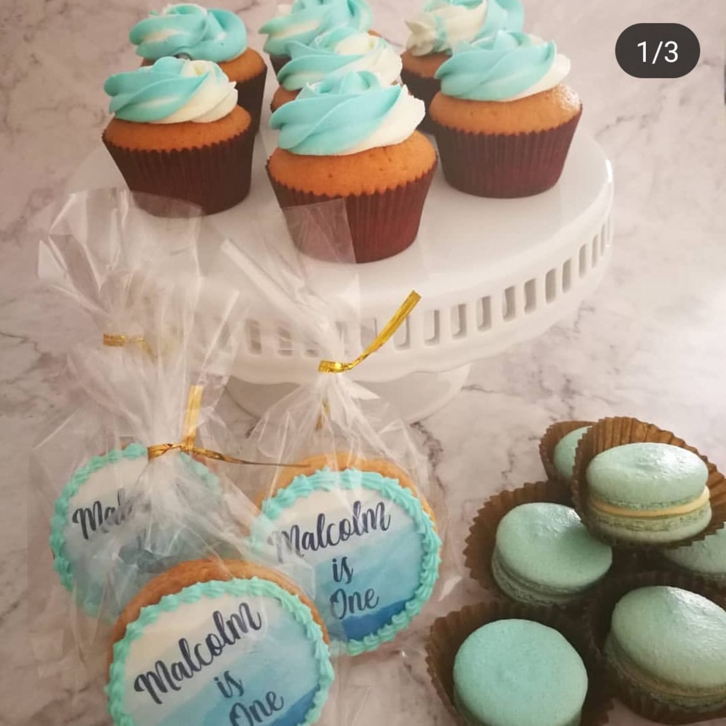 Cupcake with Macaron Party Set
