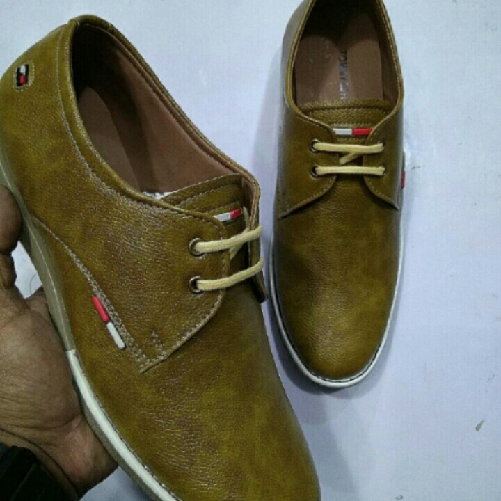 Tommy hilfiger 
Size 6-10 
