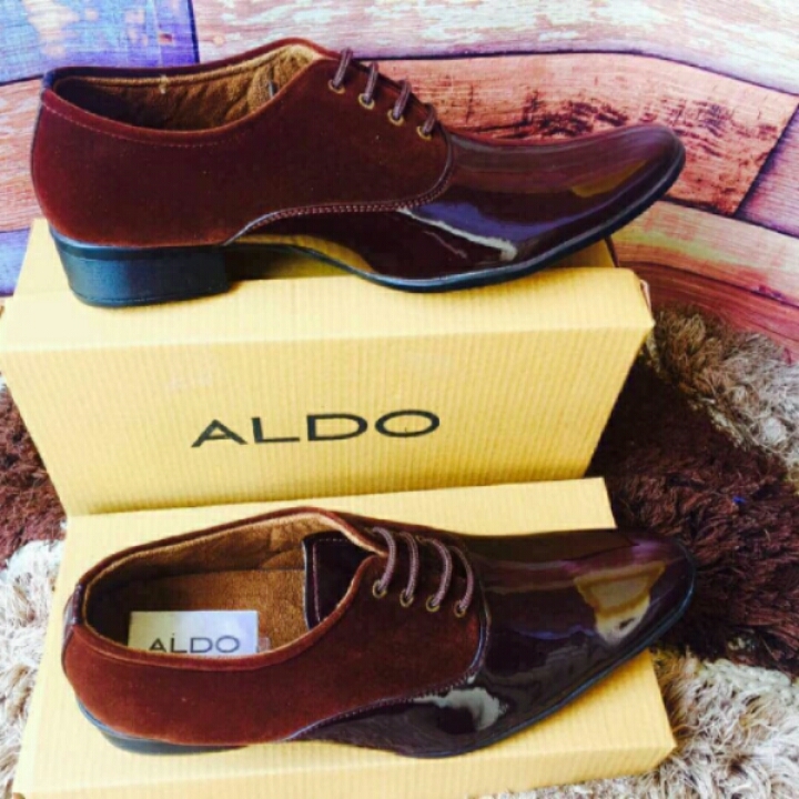 👌🏻👌🏻Branded smart shoes for Formal and semi Formal wearing....
Sizes 6-10
with org box
