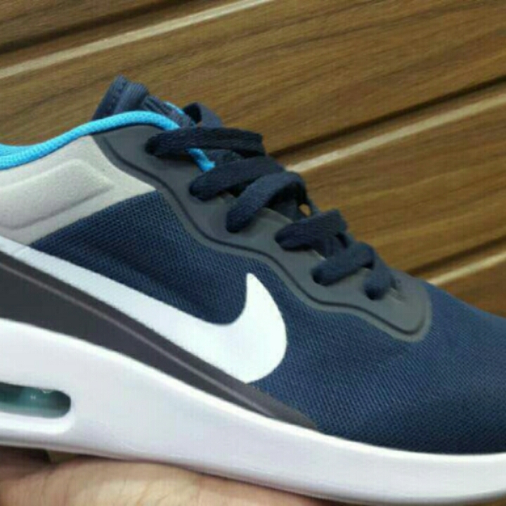 *NIKE TAVAS*
SIZES- 41X45 IN ALL COLOURS

41 - 7 UK
42 - 7.5UK
43 - 8.5 UK
44 - 9 UK
45 - 10UK

