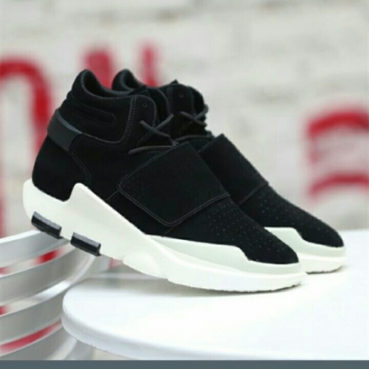men footwear