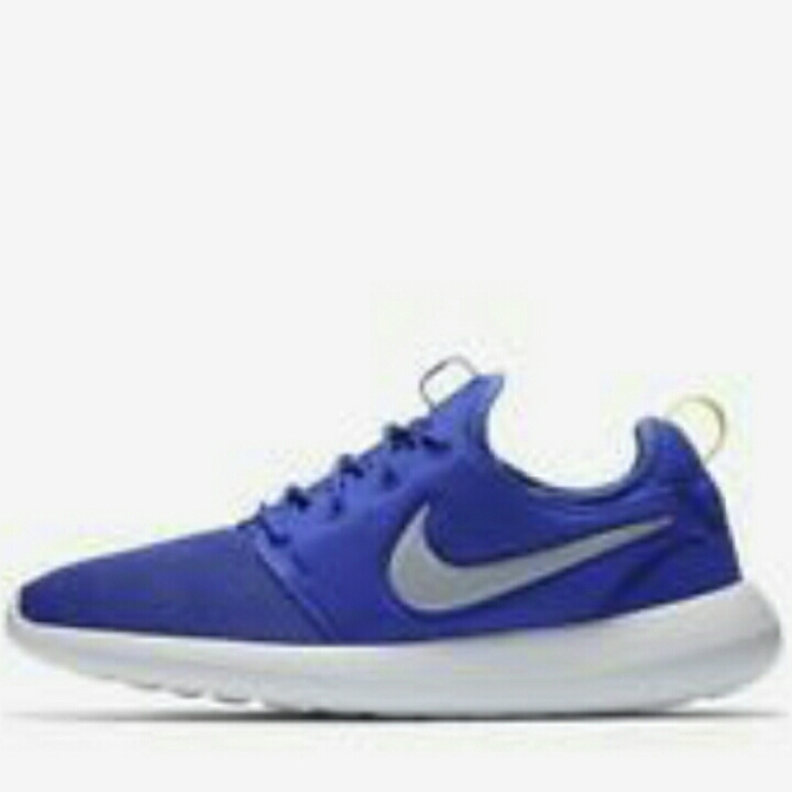 *Nike Rosche*
😍😍Sizes available *41-45*
😍