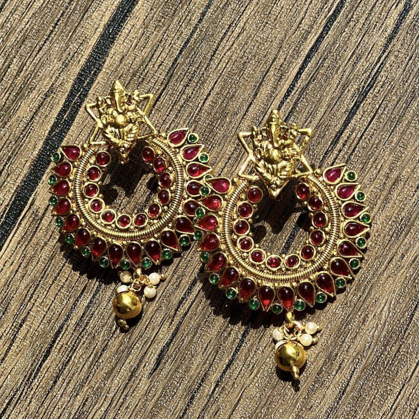 Ganesha Kempu 1