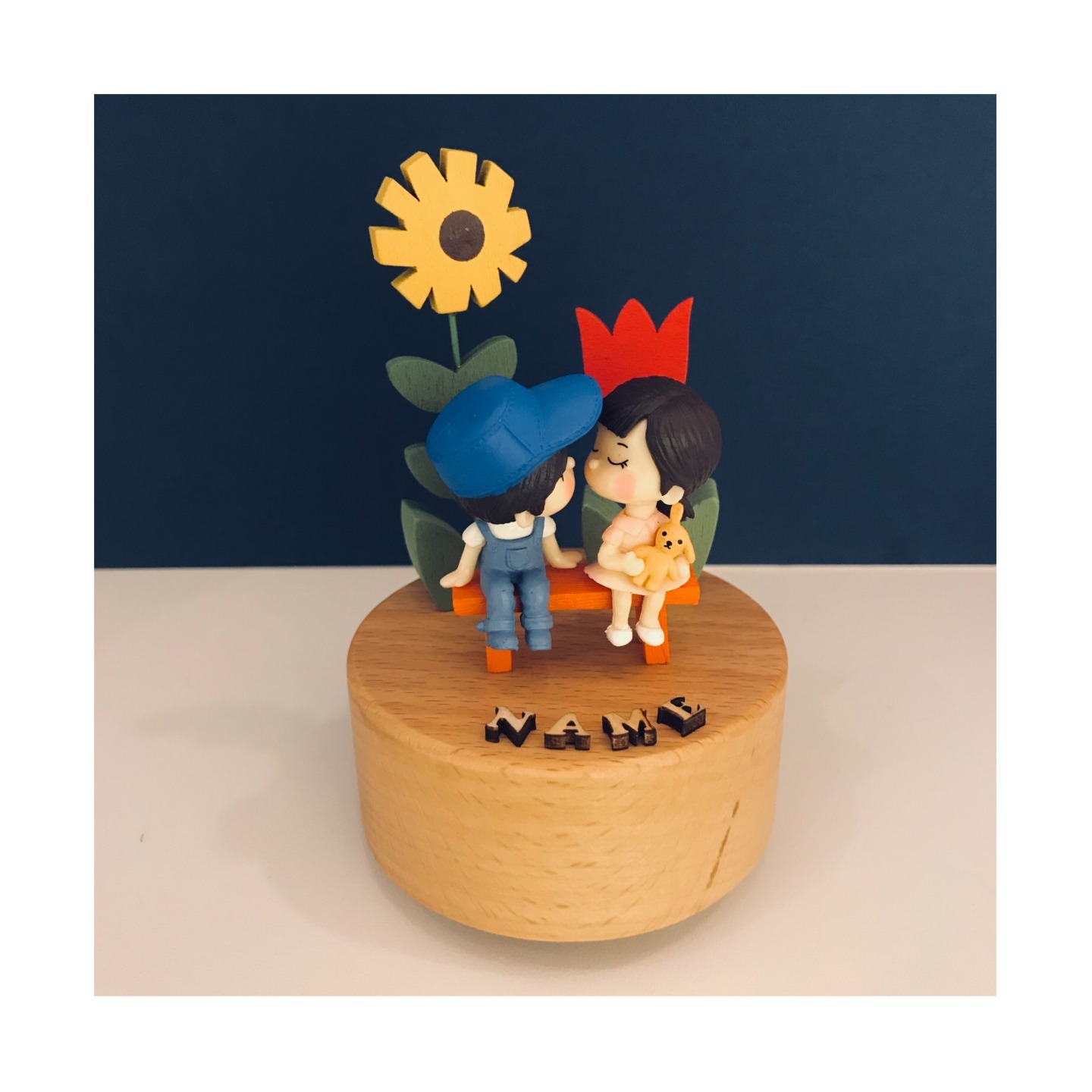 Couple with 2 Flower Music Box