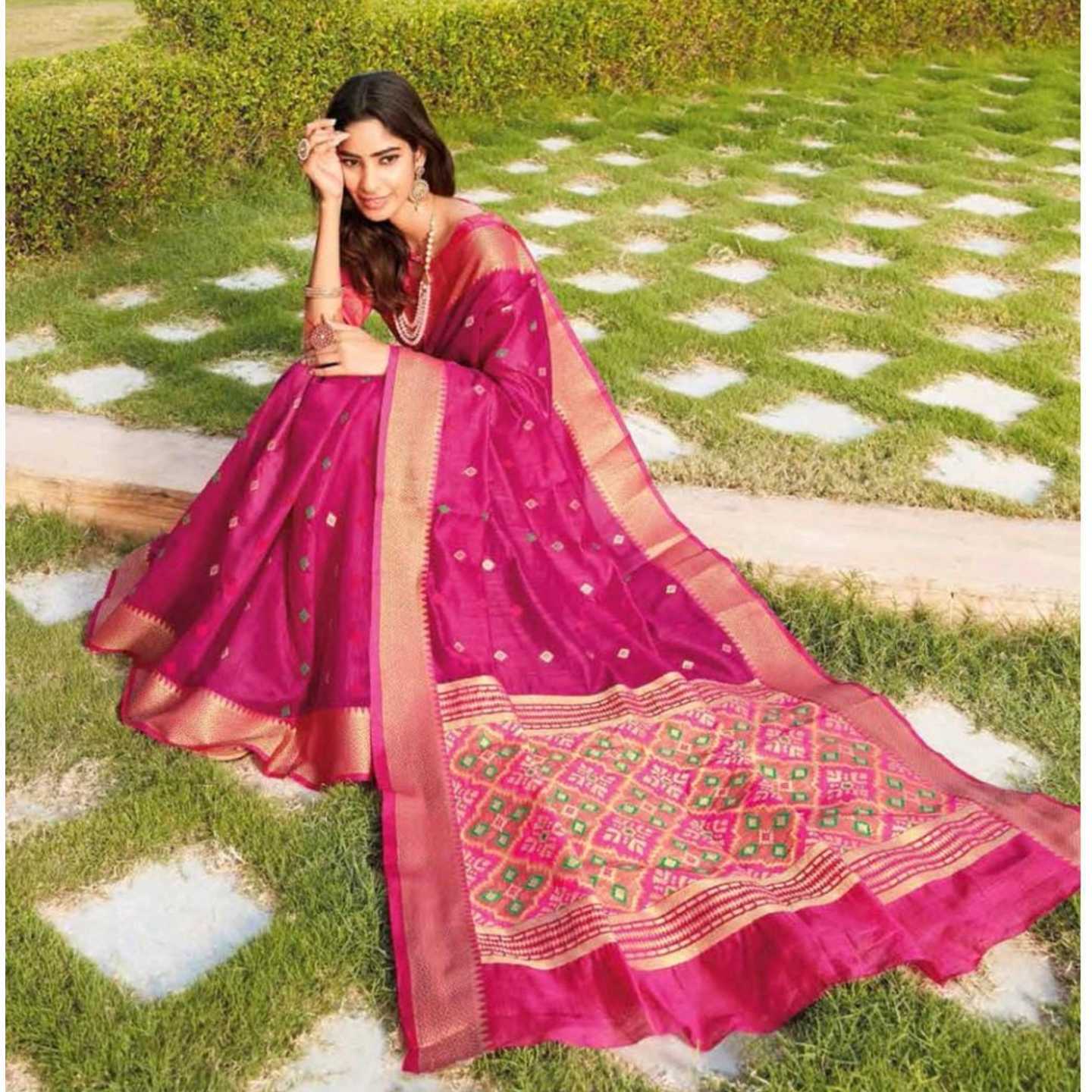 Korie Magenta Pink Zari Saree