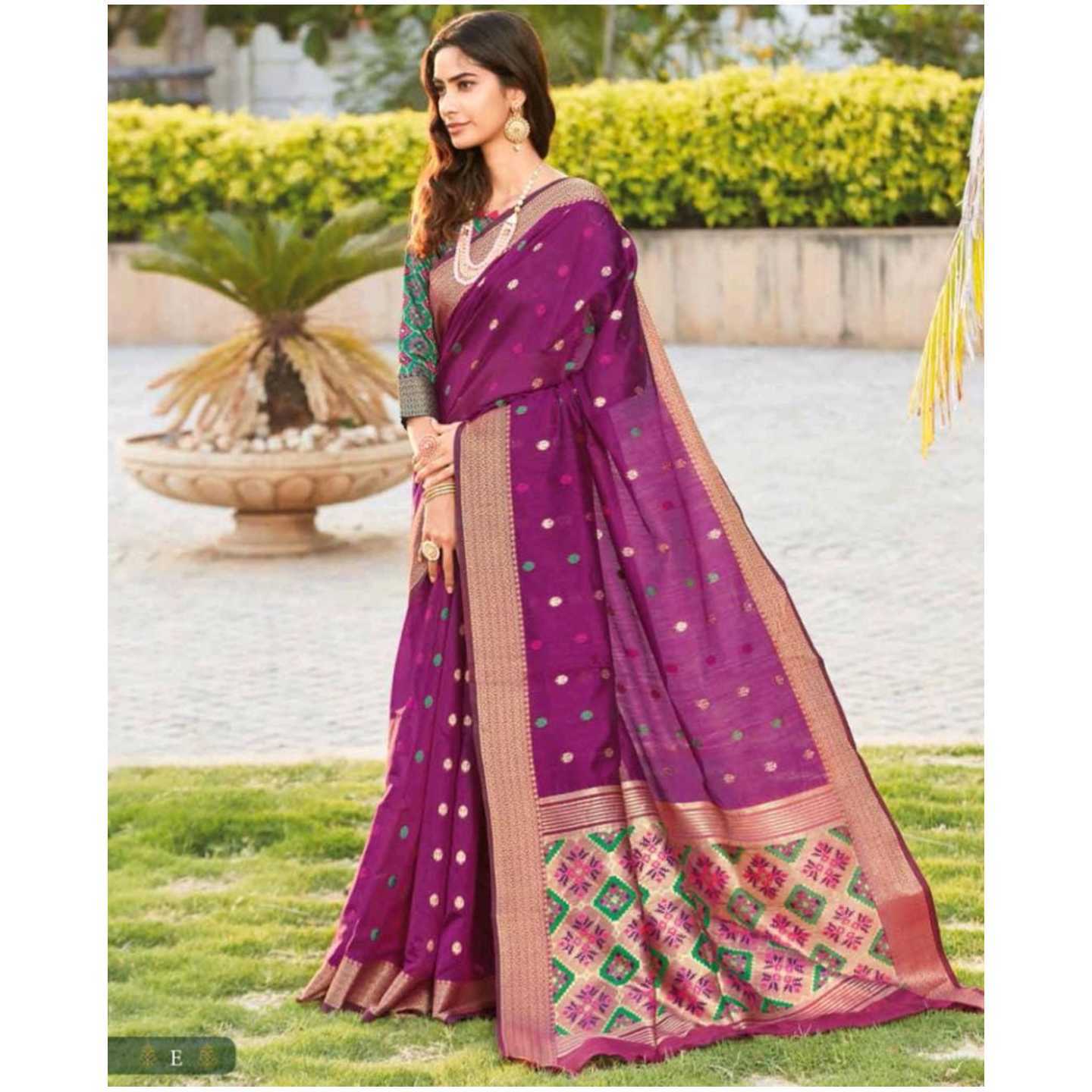 Korie Mauve Zari Saree