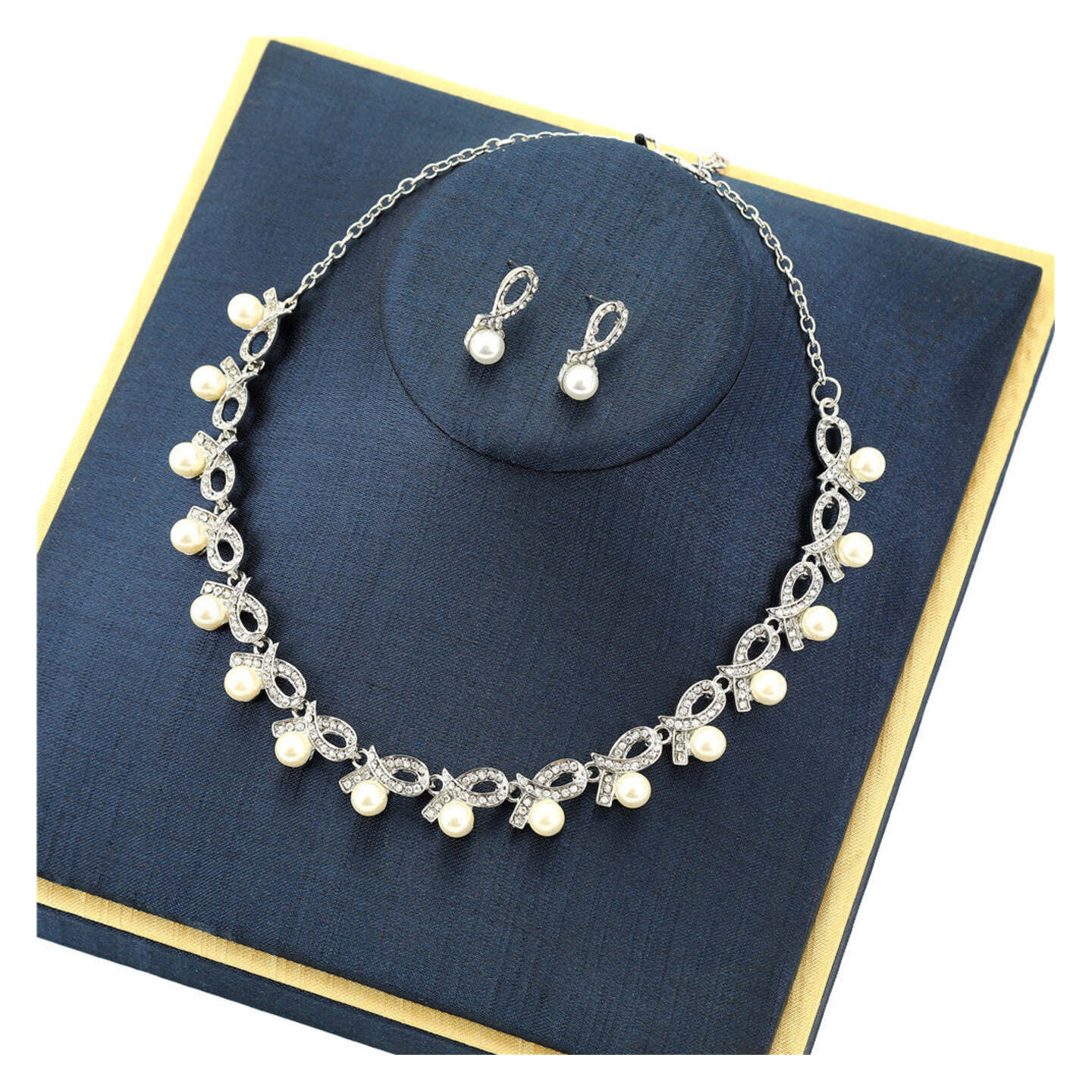 Drushila Pendent & Earring Set DY15