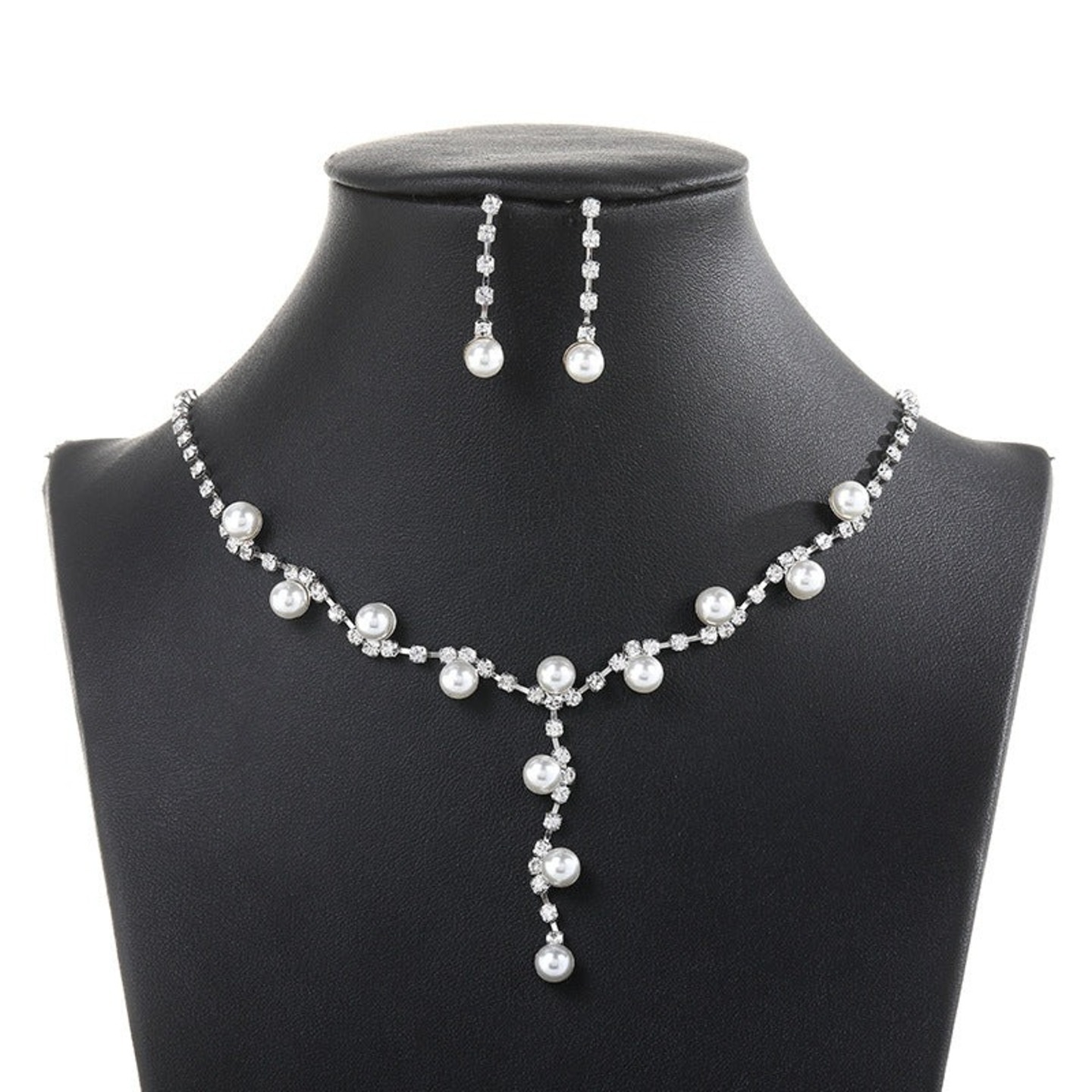 Drushila Pendent & Earring Set DY14
