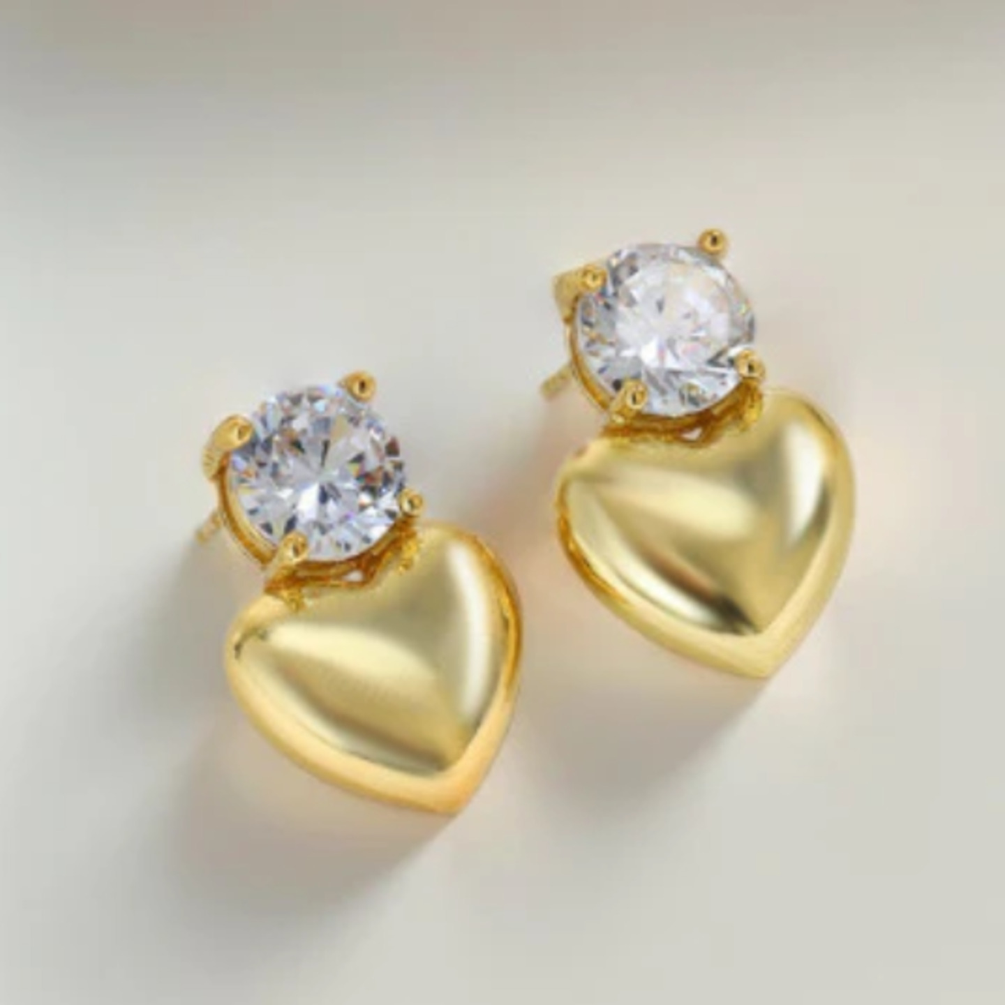 6 Pc - Zircon heart earrings - Golden colour