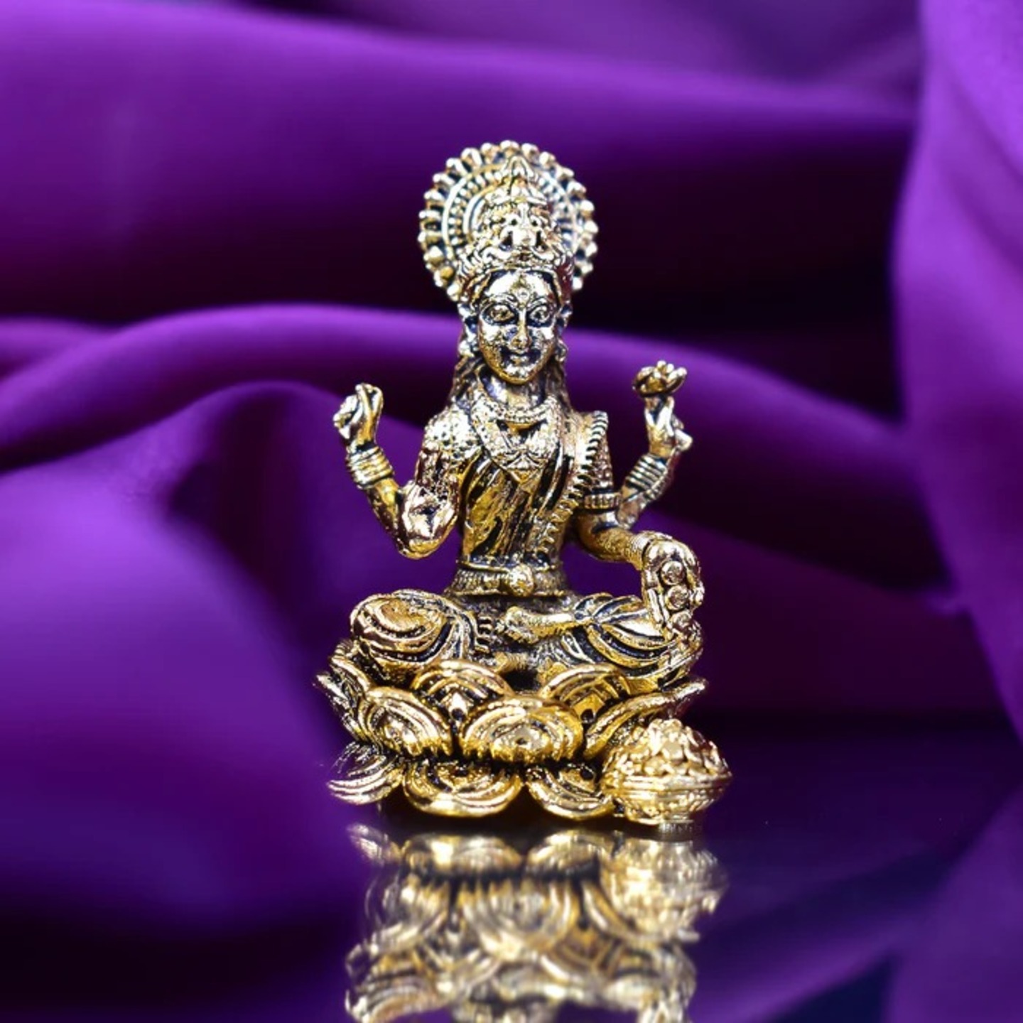 Gold-Plated Lakshmi Mata Murti - Divine Metal Statue for Wealth & Prosperity(MOQ 6)