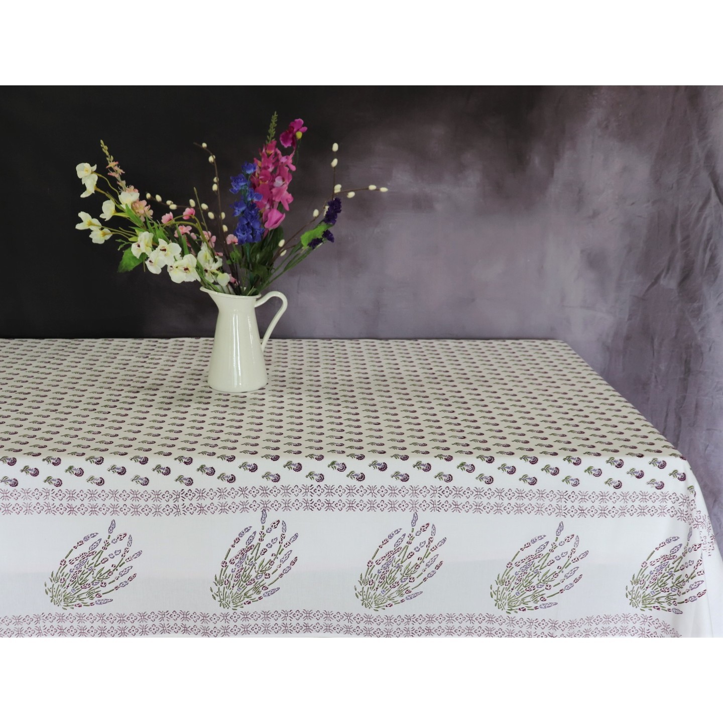 Purple Rose 8 Seater Table Cloth