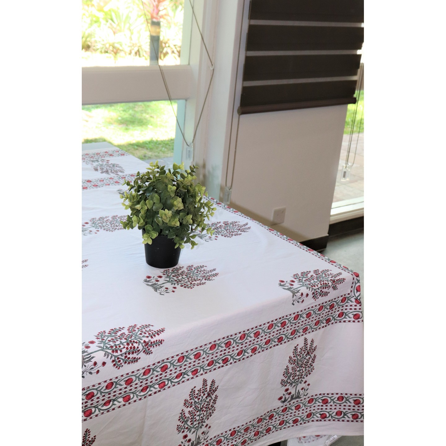 Phalgun 8-10 Seater Table Cloth