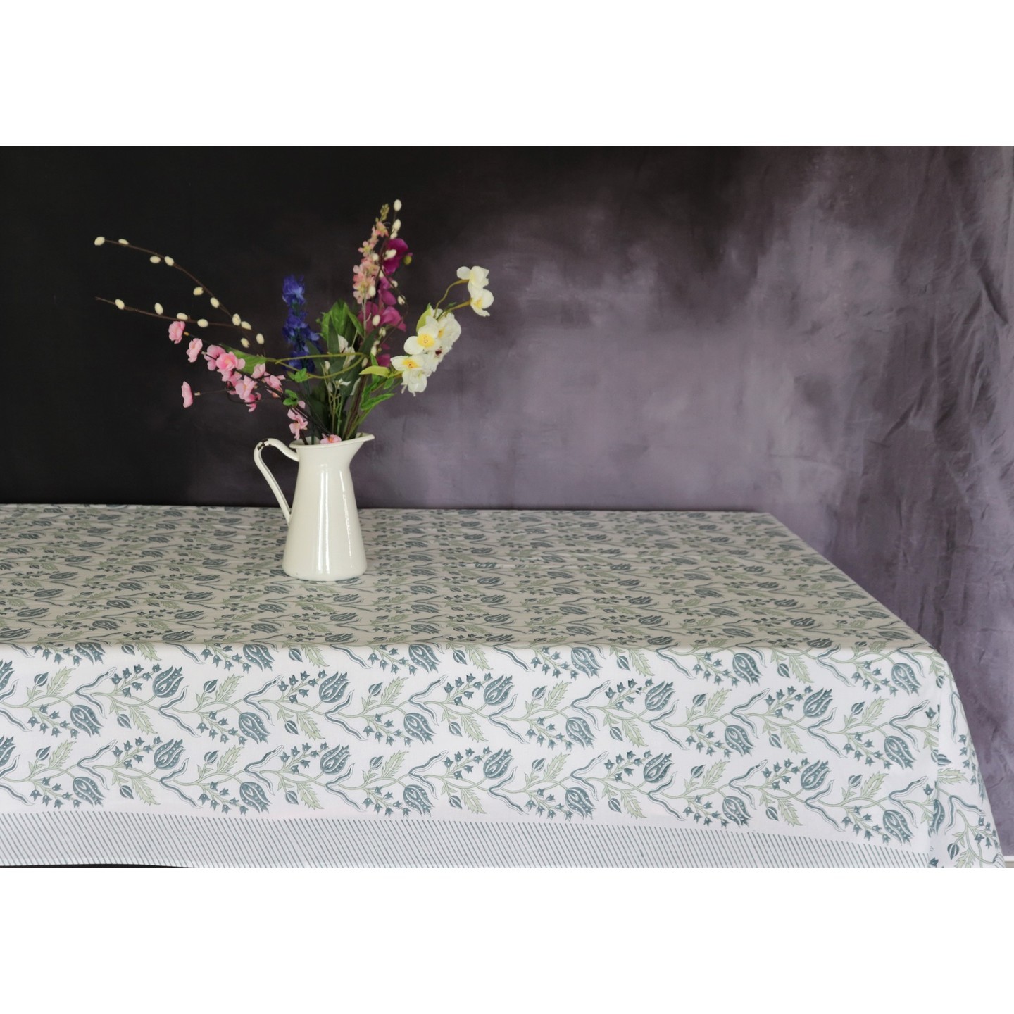 Nisha 4 Seater Table Cloth