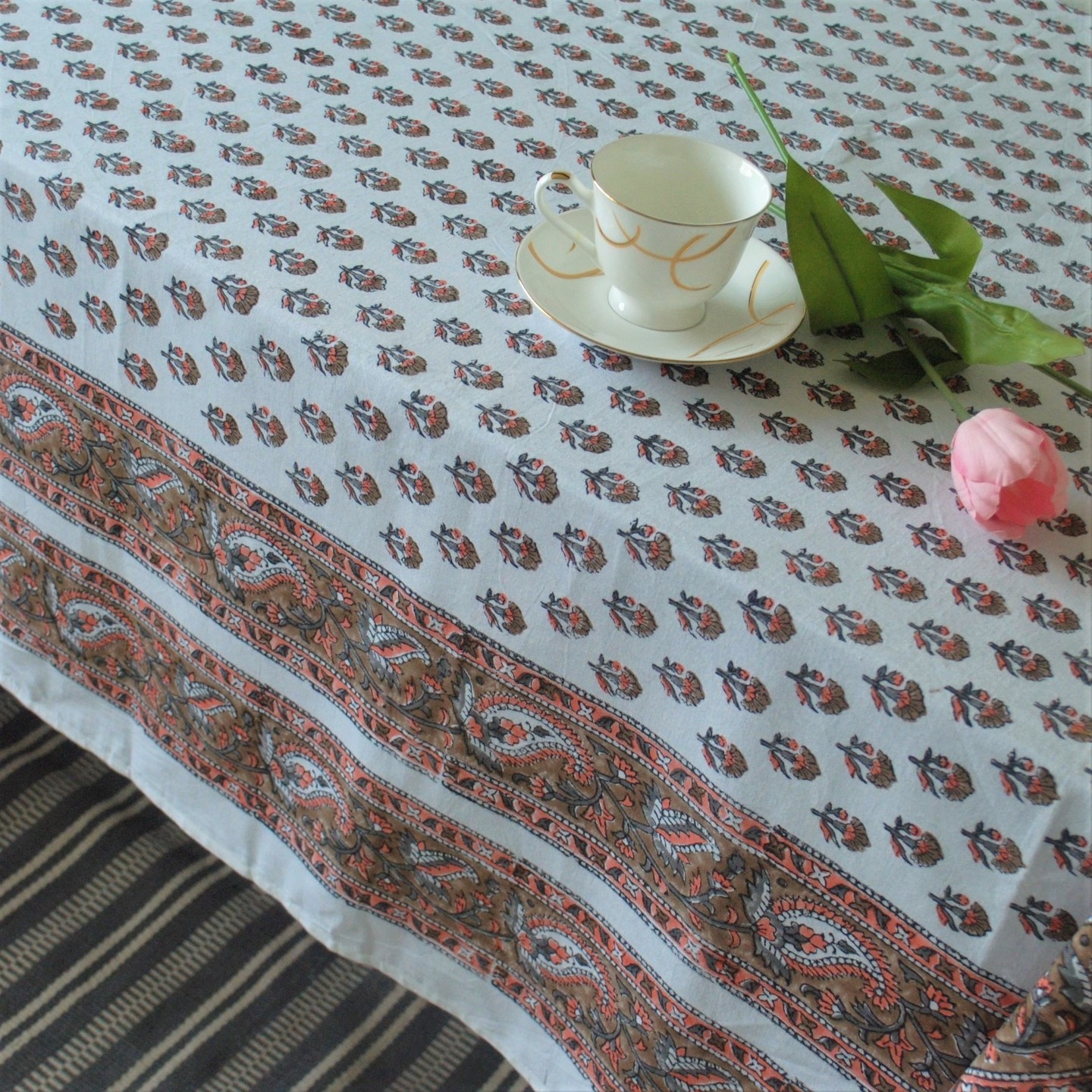 Avani 8 Seater Table Cloth