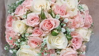 ahavatouch_pink_peach_roses_bouquet.jpg