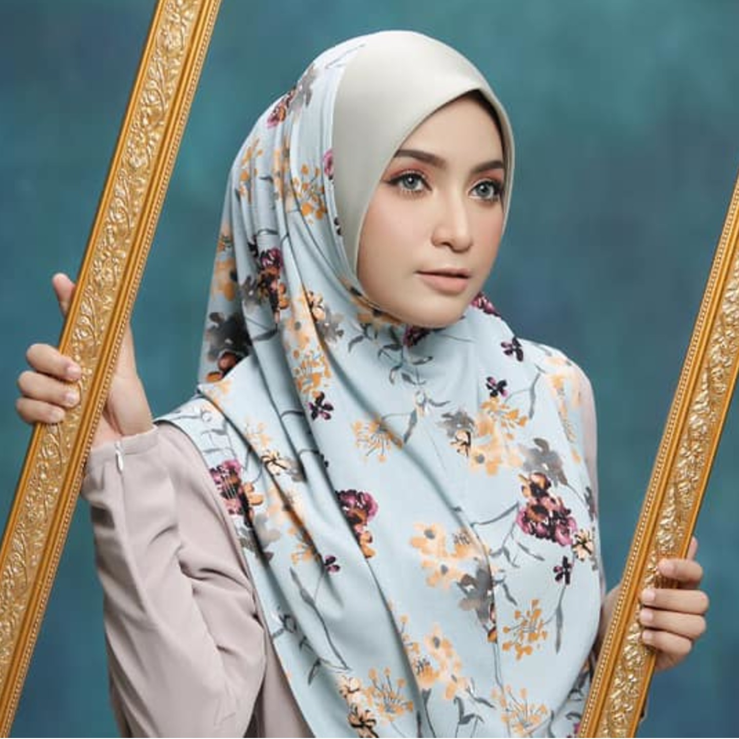 slip-on instant hijab with awning