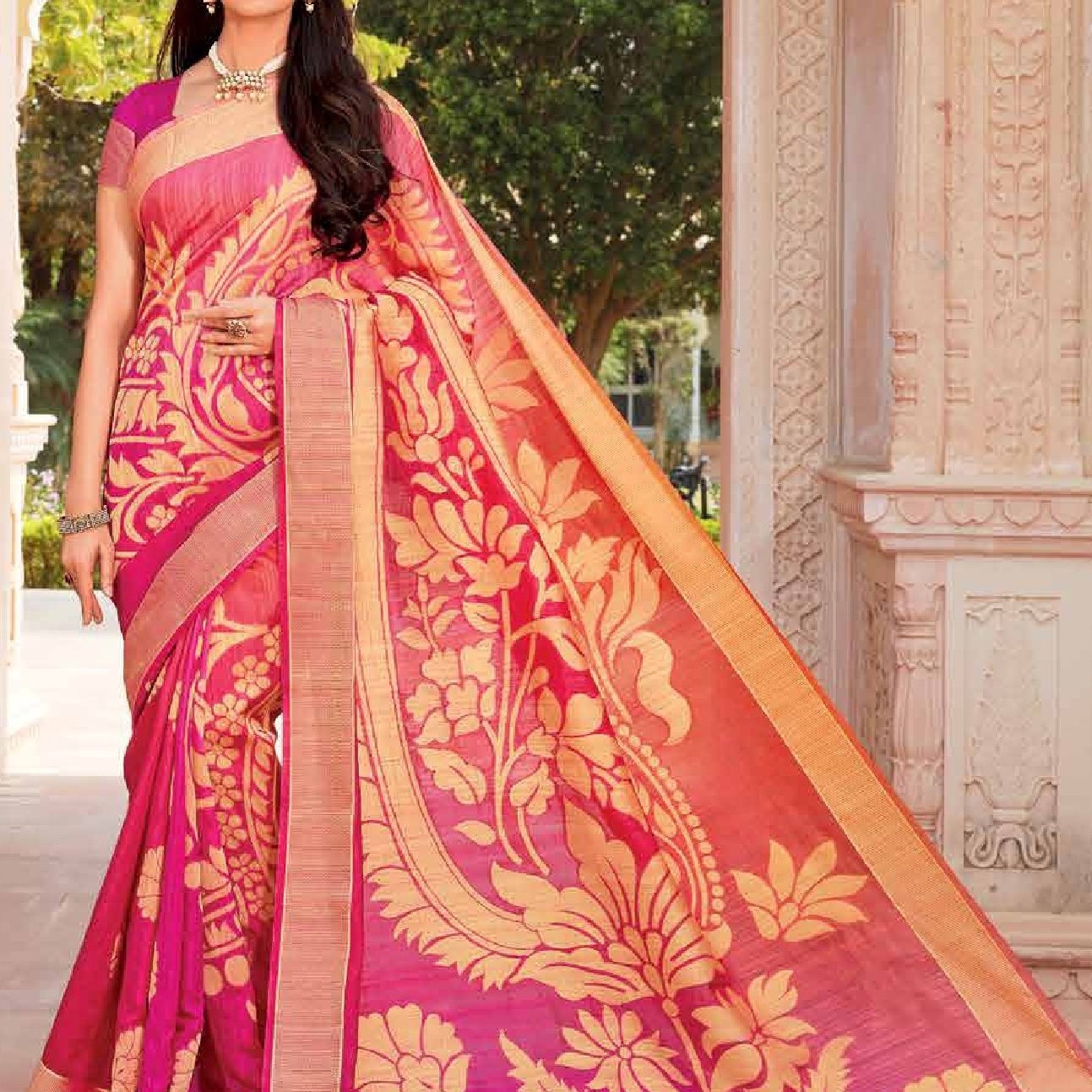 Beautiful Traditional Looking Banarasi Silk Sarees With Zari Thread Work.