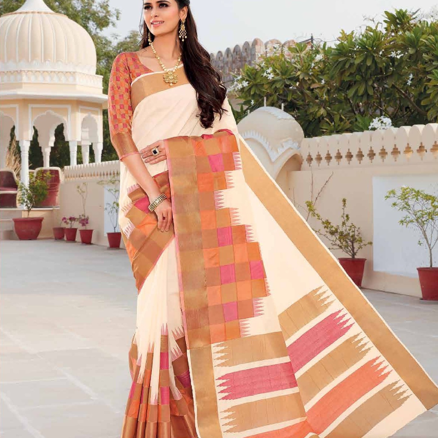 Beautiful Traditional Looking Banarasi Silk Sarees With Zari Thread Work.