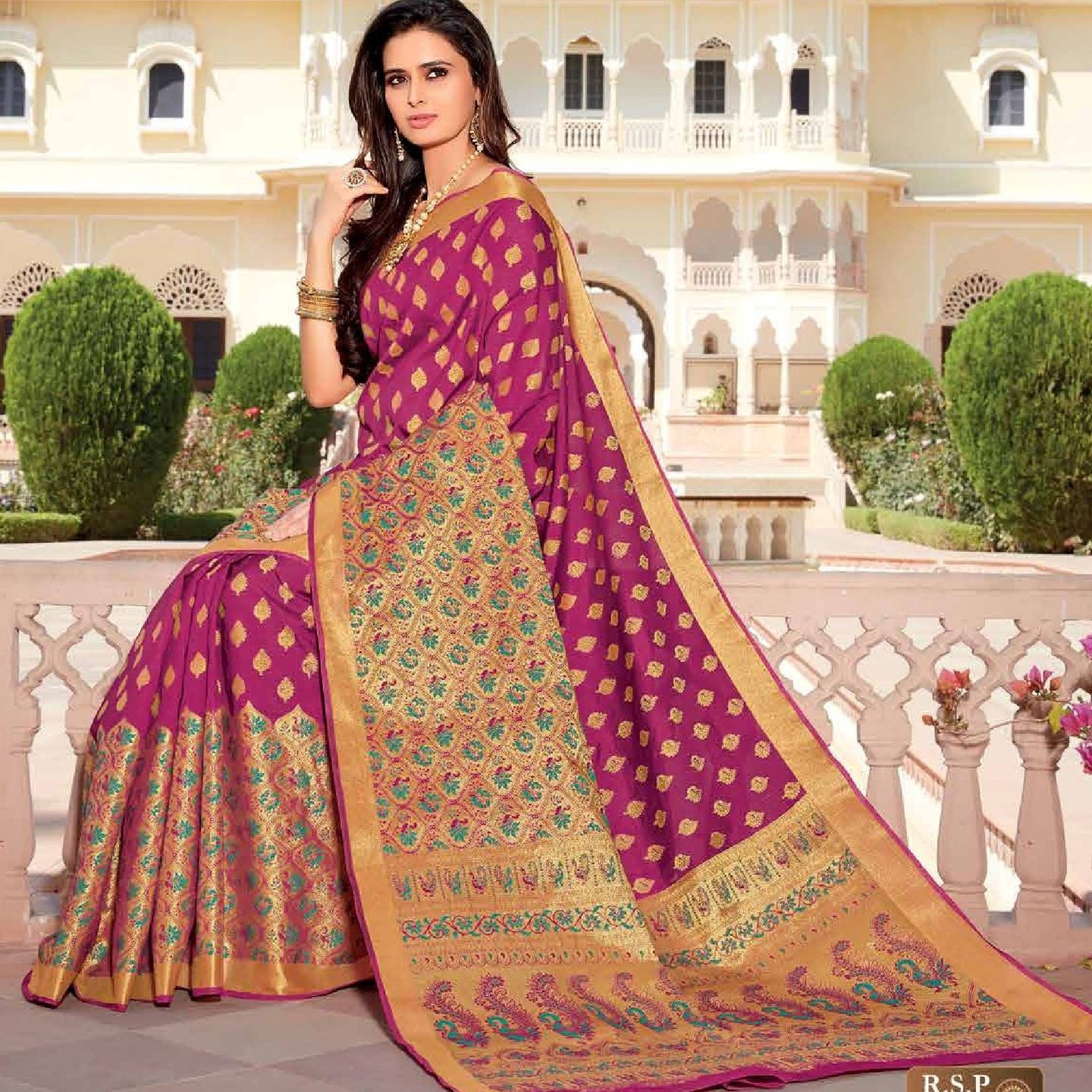 Beautiful Traditional Looking Banarasi Silk Sarees With Zari Thread Work.