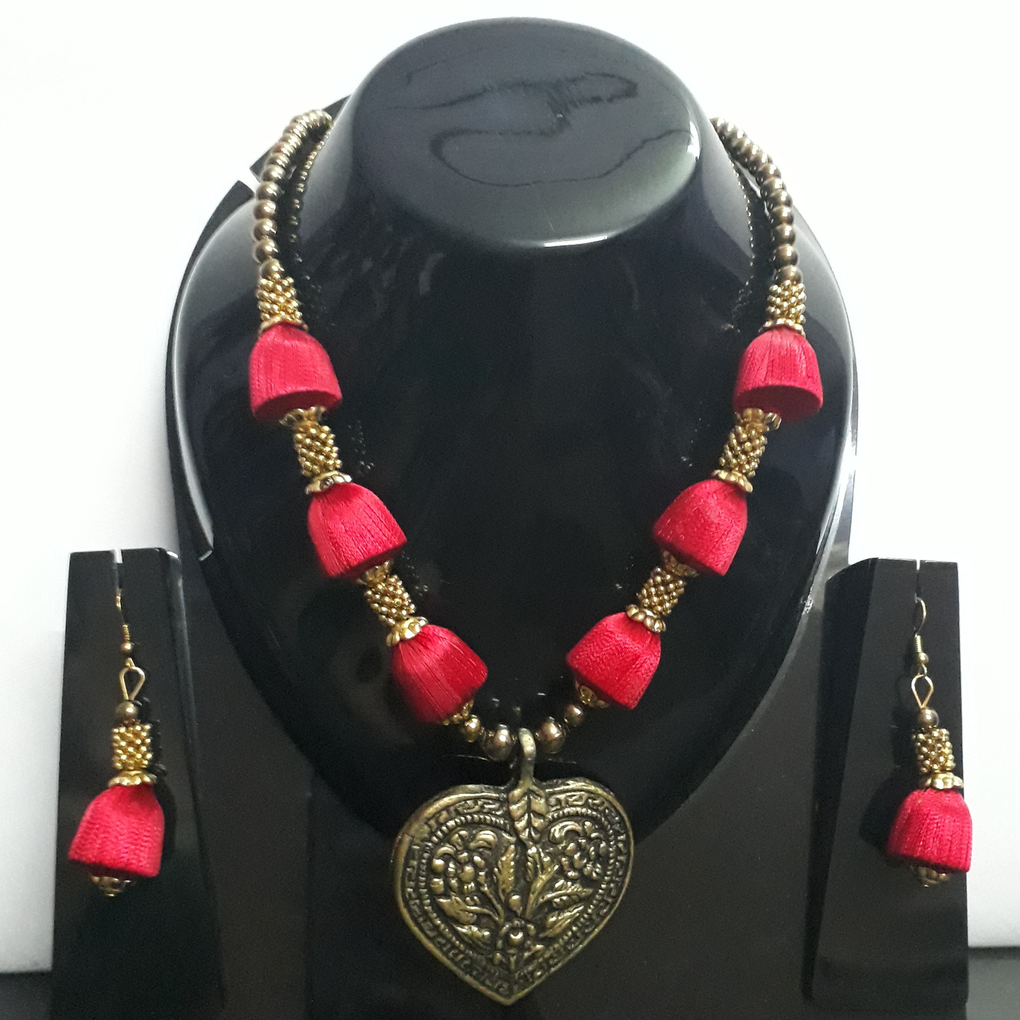 Traditional Red Silk Thread Necklace Set