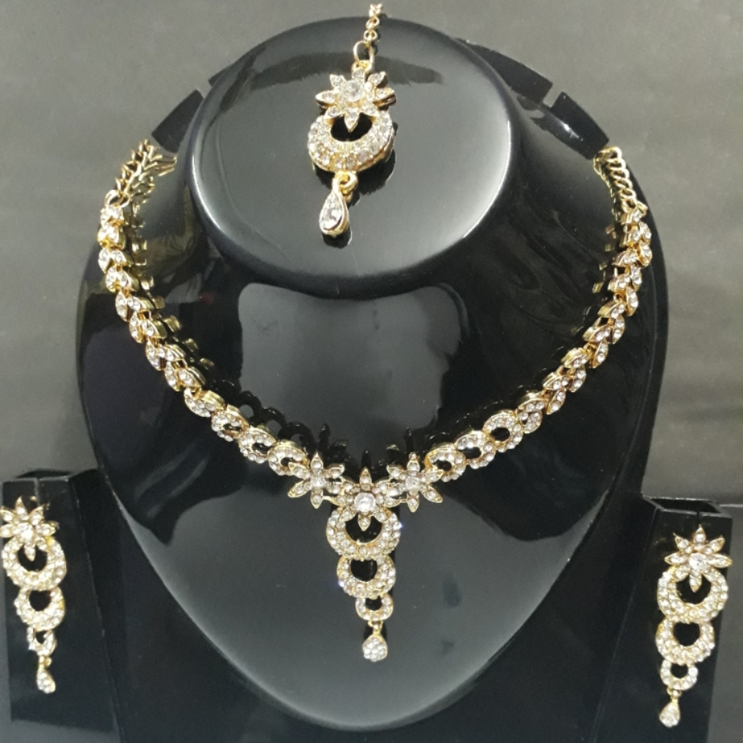 Traditional Diamond Necklace Set Gold Plated For Women's