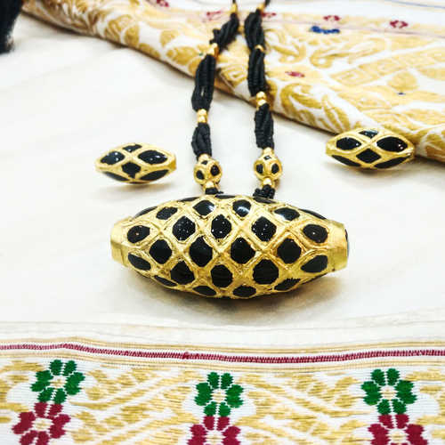 Dhol in Black Stone Medium size