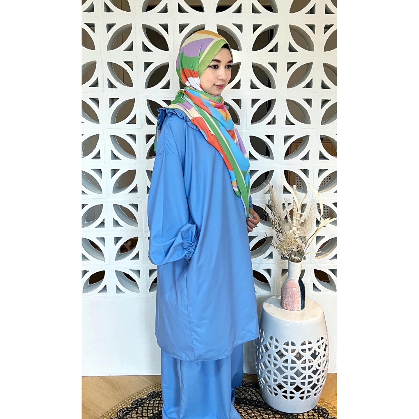 KAMELIA IN BLUE