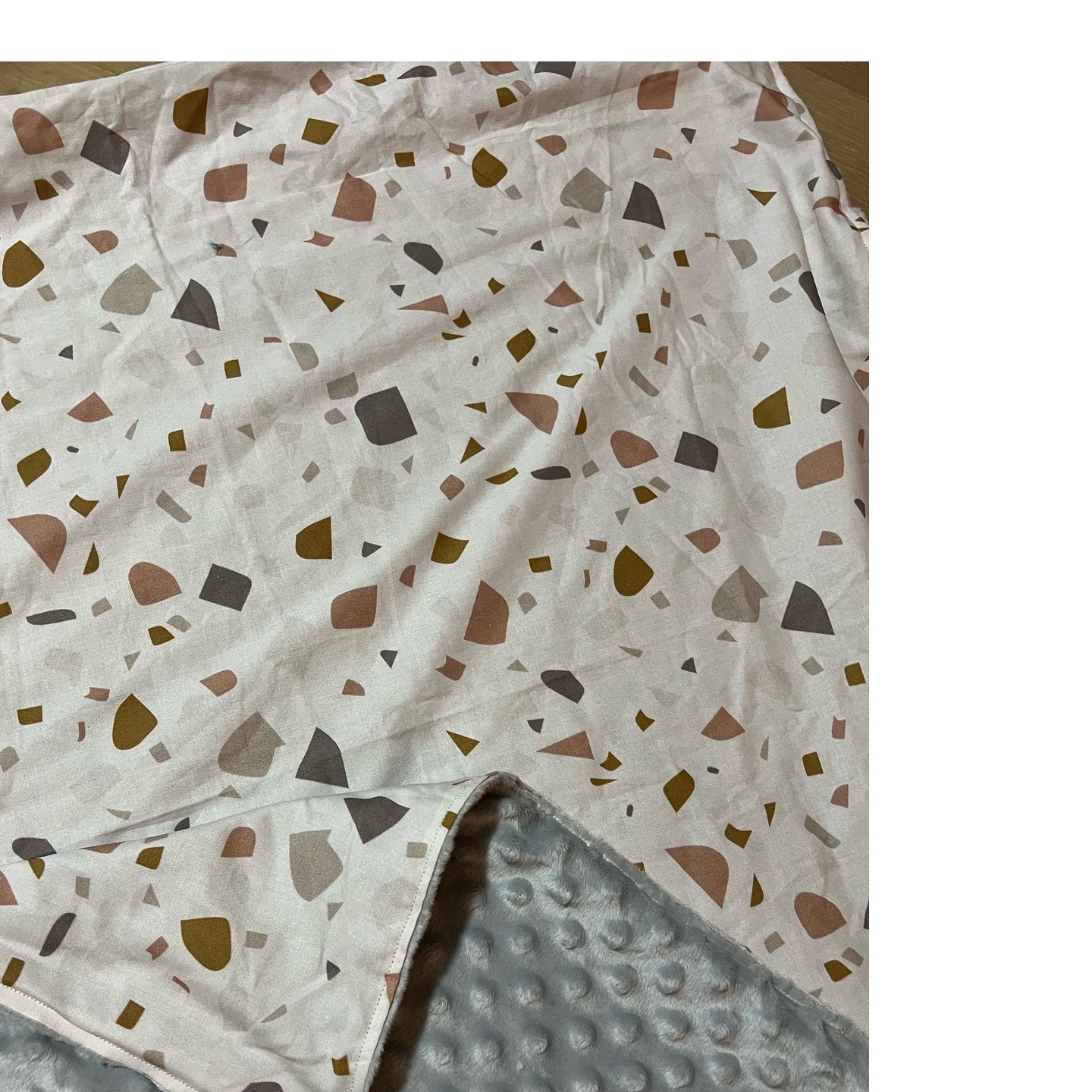 TERRAZZO PRINTS WITH GRAY MINKY